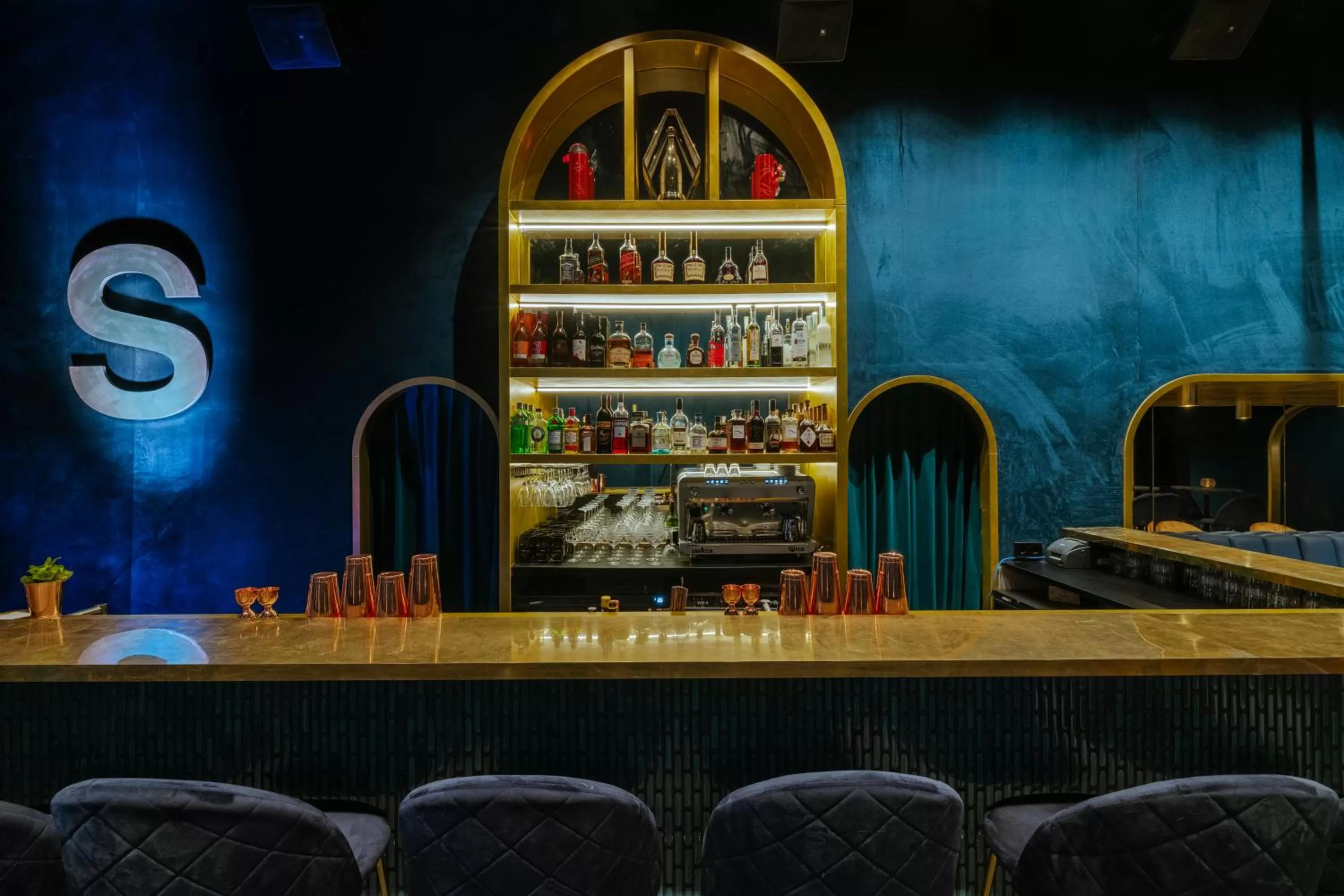 Lounge or bar in SUPPER Hotel