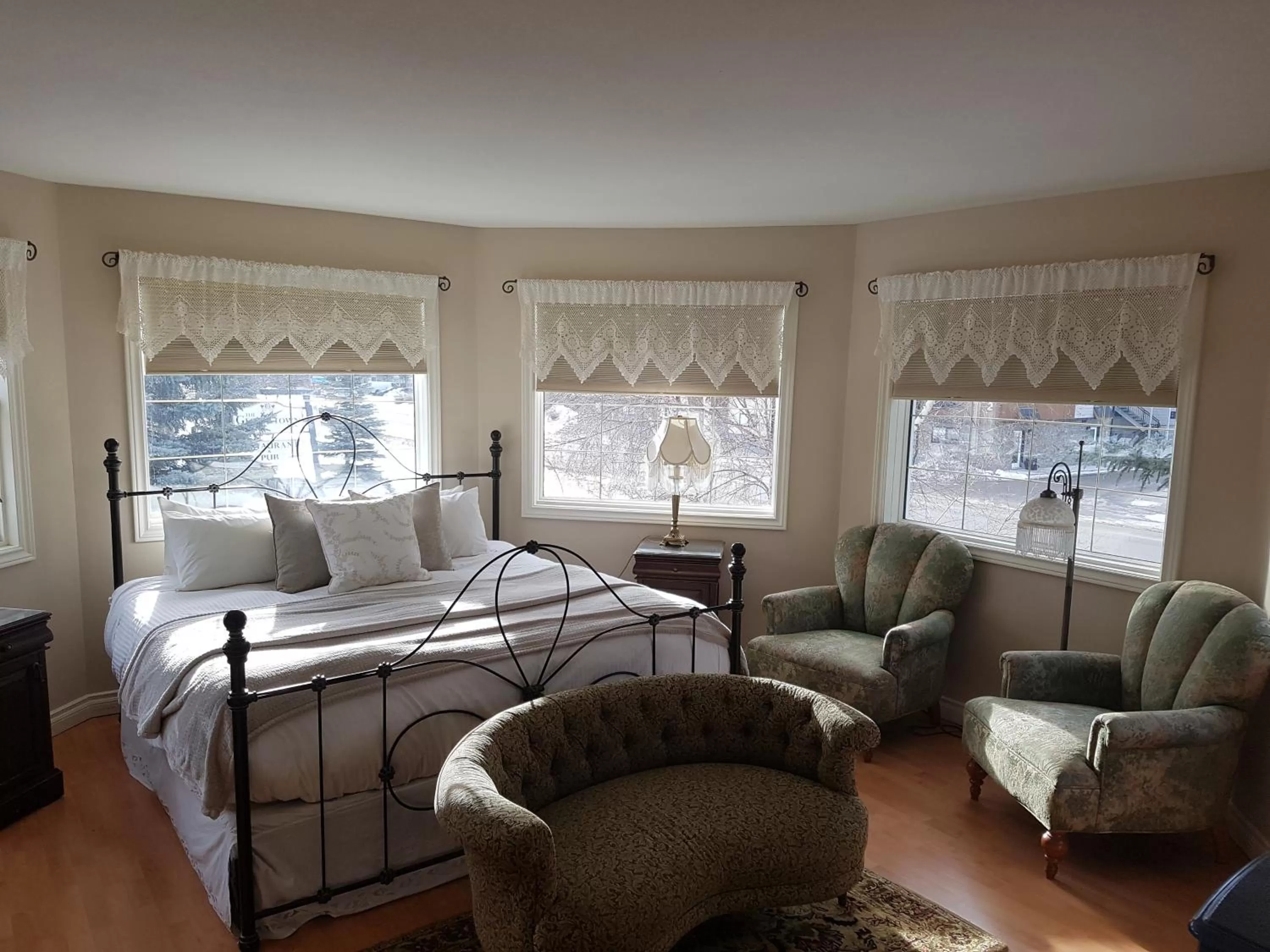 Bedroom, Bed in Lady MacDonald Country Inn