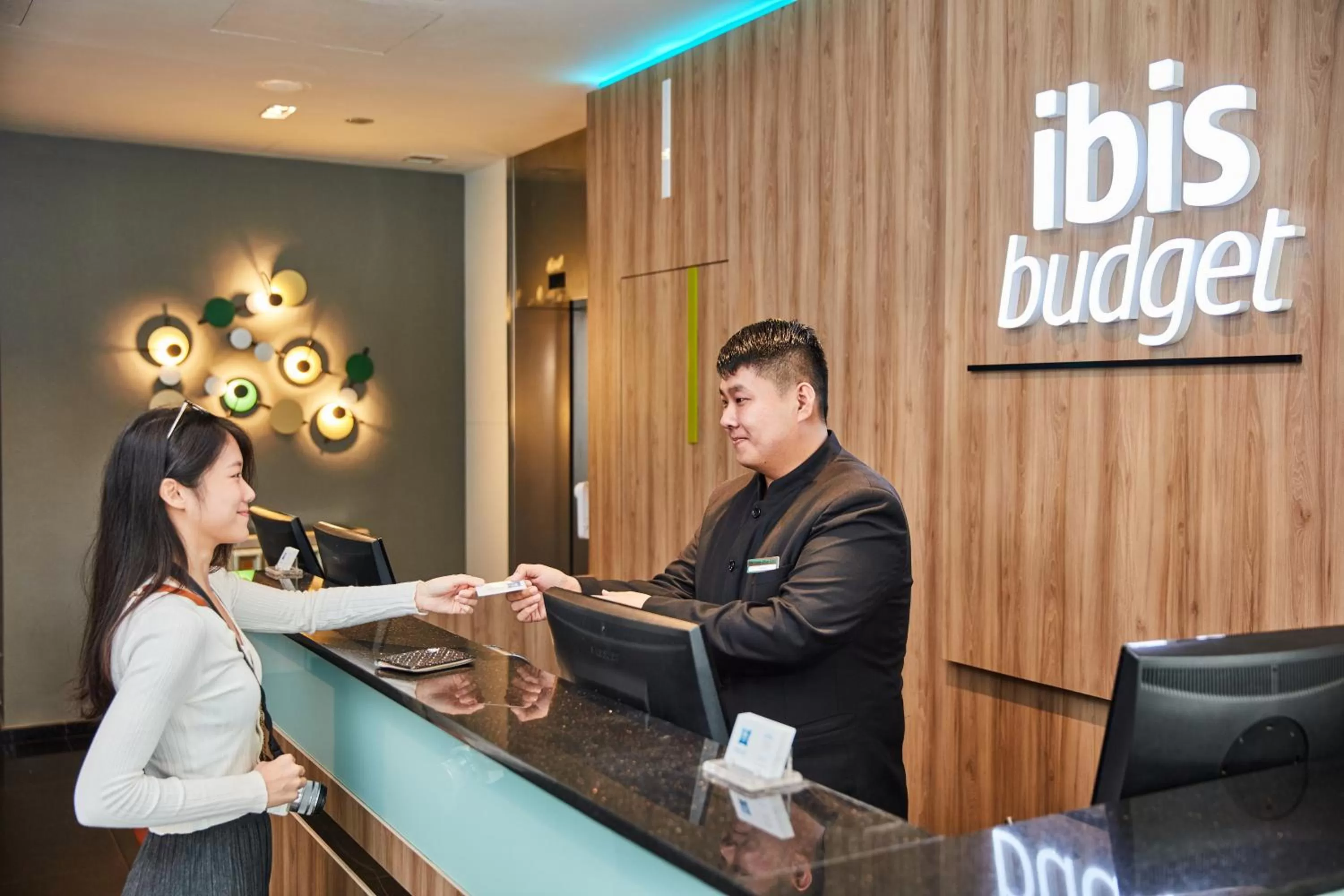 Lobby or reception in ibis budget Singapore Bugis