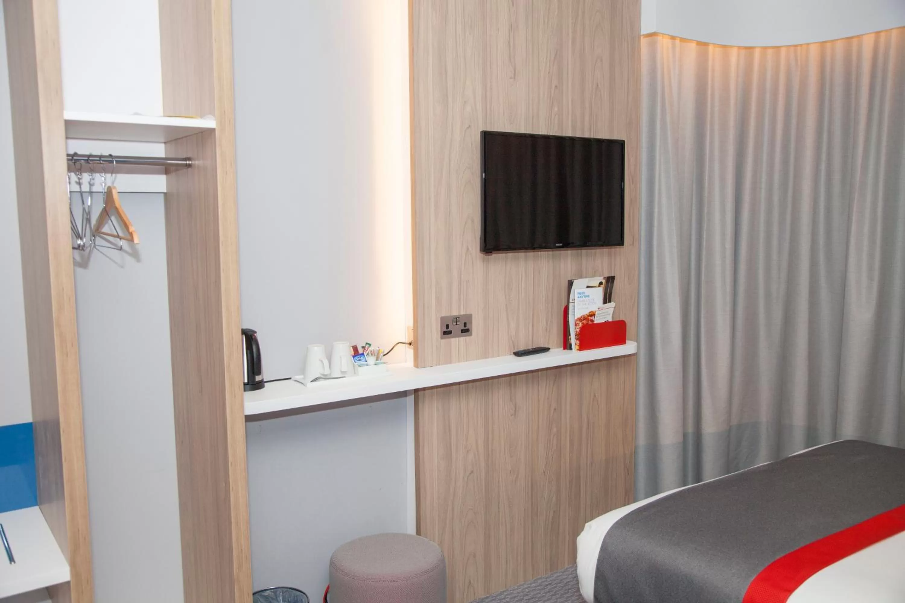 Other, Bed in Holiday Inn Express Cardiff Bay by IHG