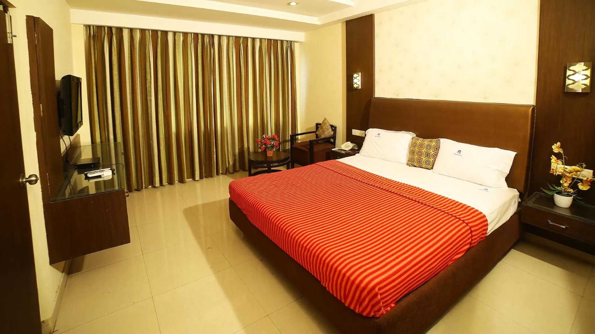 Bed in Hotel Rajavihar