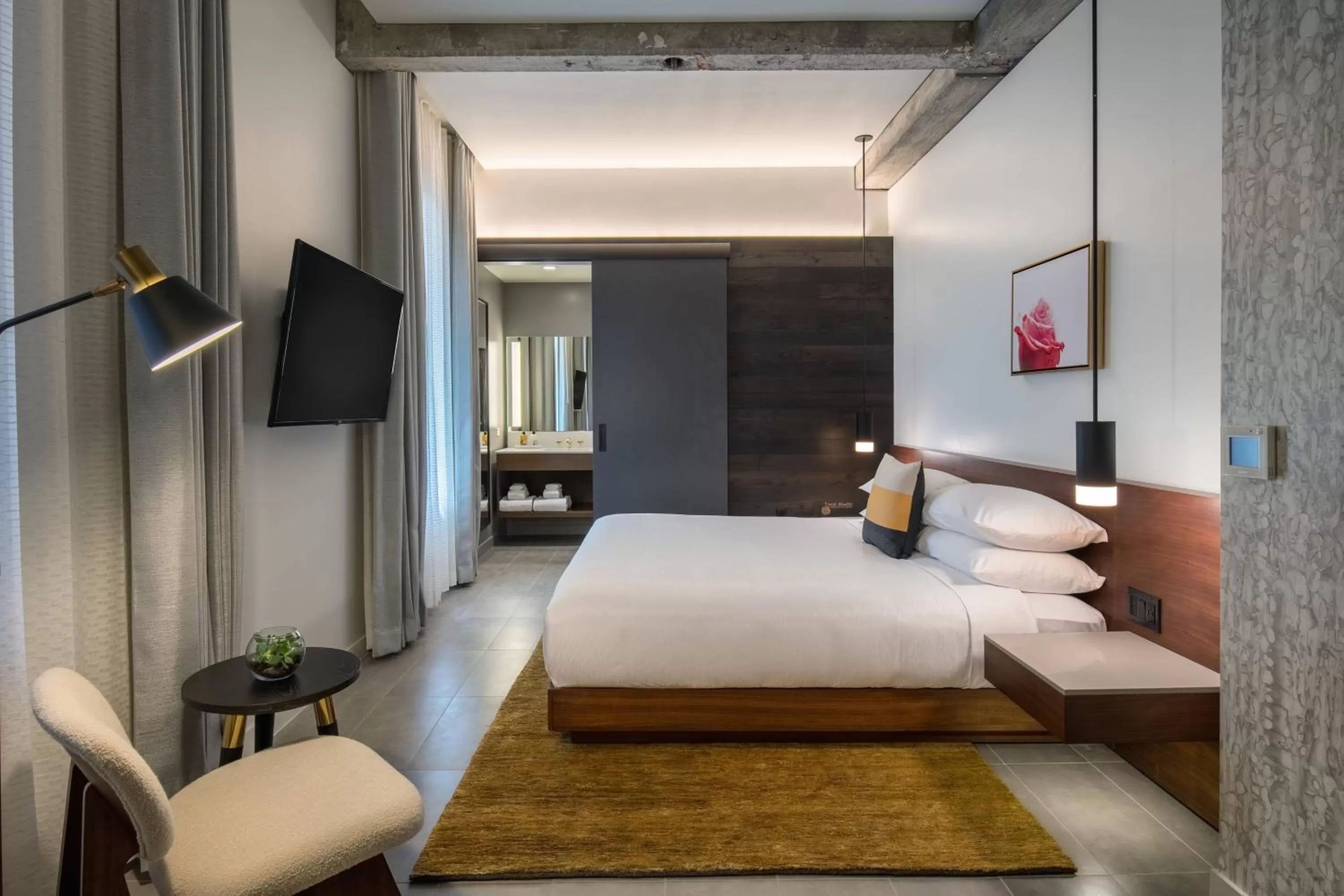 Photo of the whole room, Bed in The Hi-Lo, Autograph Collection