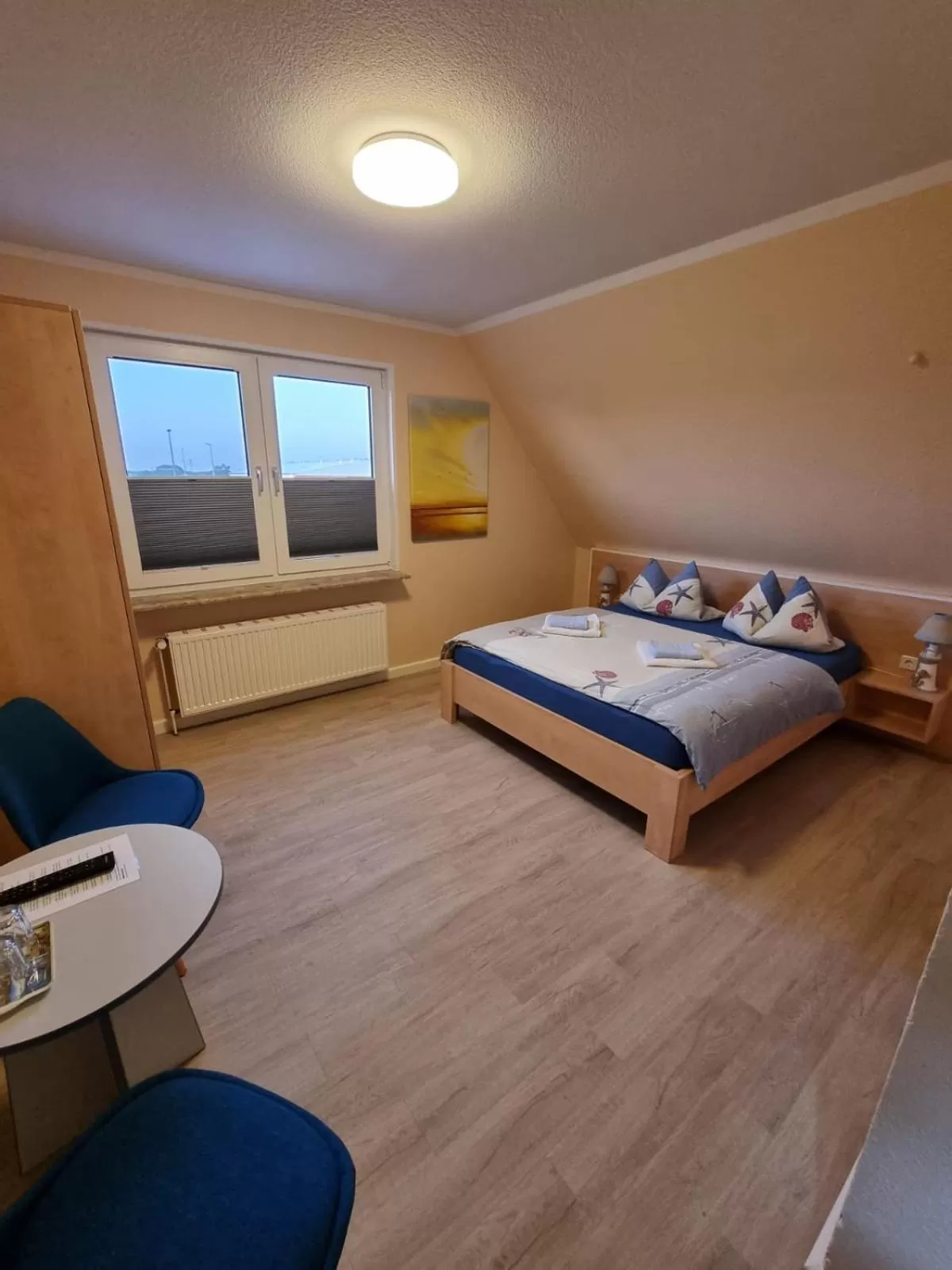 Photo of the whole room, Bed in Hotel Pension Nordseewelle