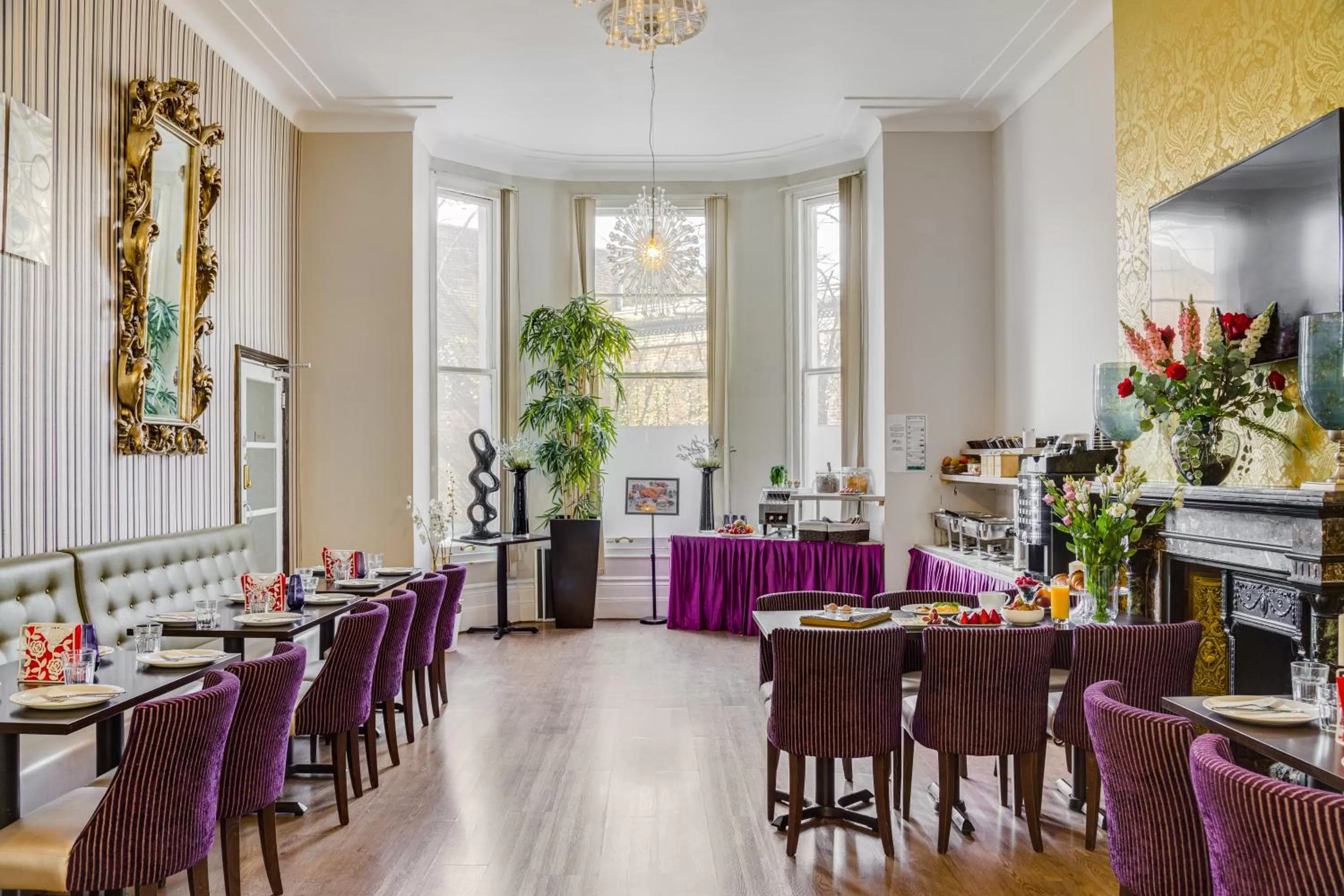 Restaurant/places to eat in 1 Lexham Gardens Hotel
