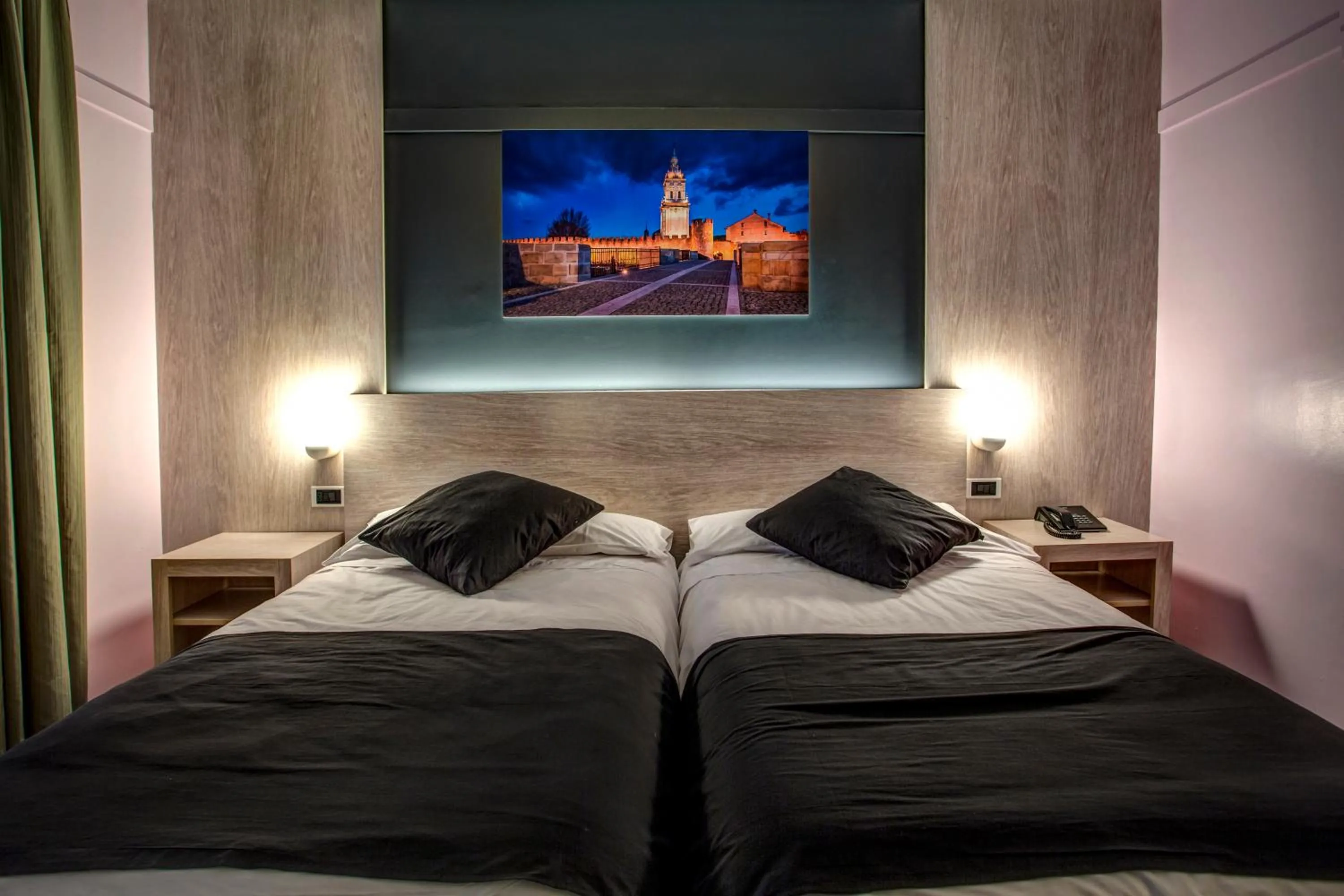 Bed in Hotel Spa Rio Ucero