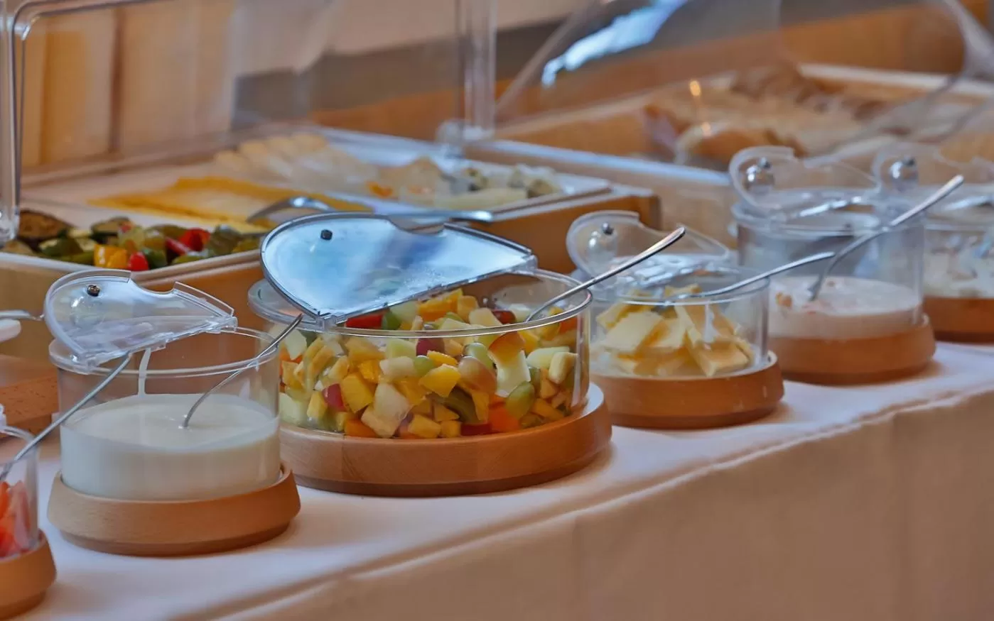 Buffet breakfast in Mayers Waldhorn - zwischen Reutlingen und Tübingen