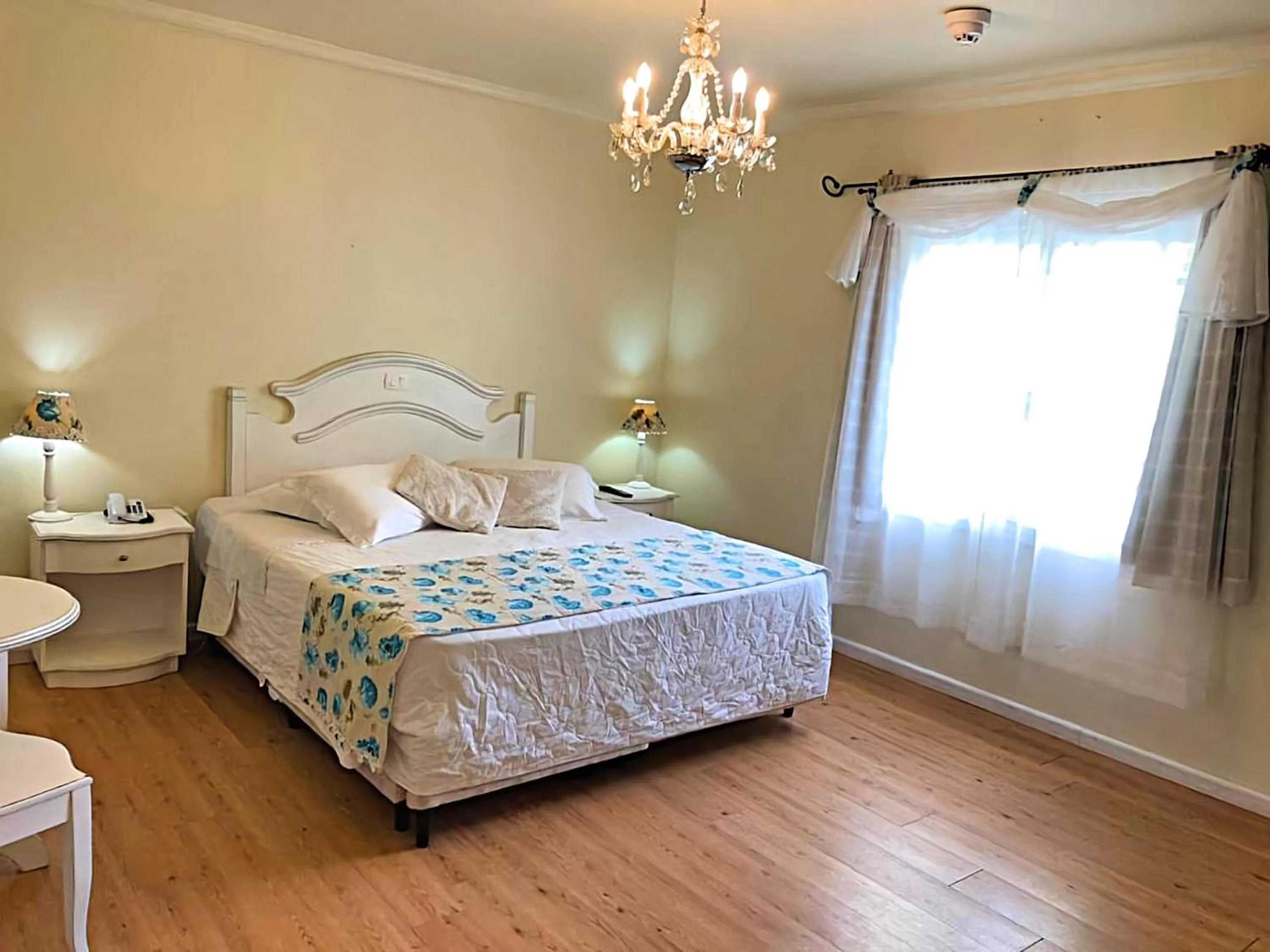 Photo of the whole room, Bed in Pousada dos Anjos