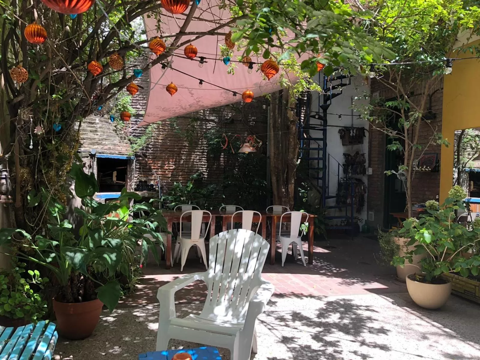 Patio, Restaurant/Places to Eat in Lina's Tango Guesthouse