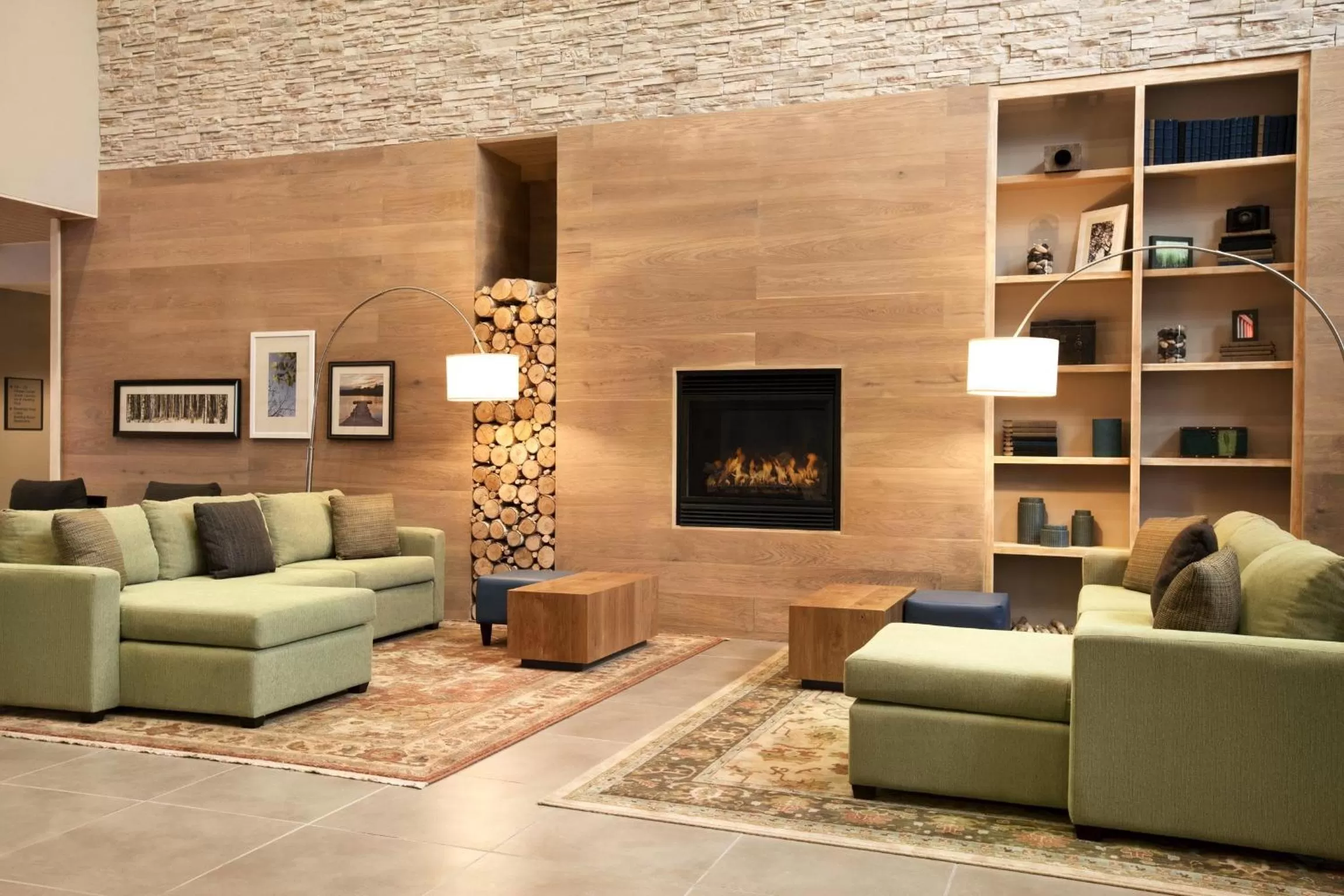 Lobby or reception in Country Inn & Suites by Radisson, Enid, OK