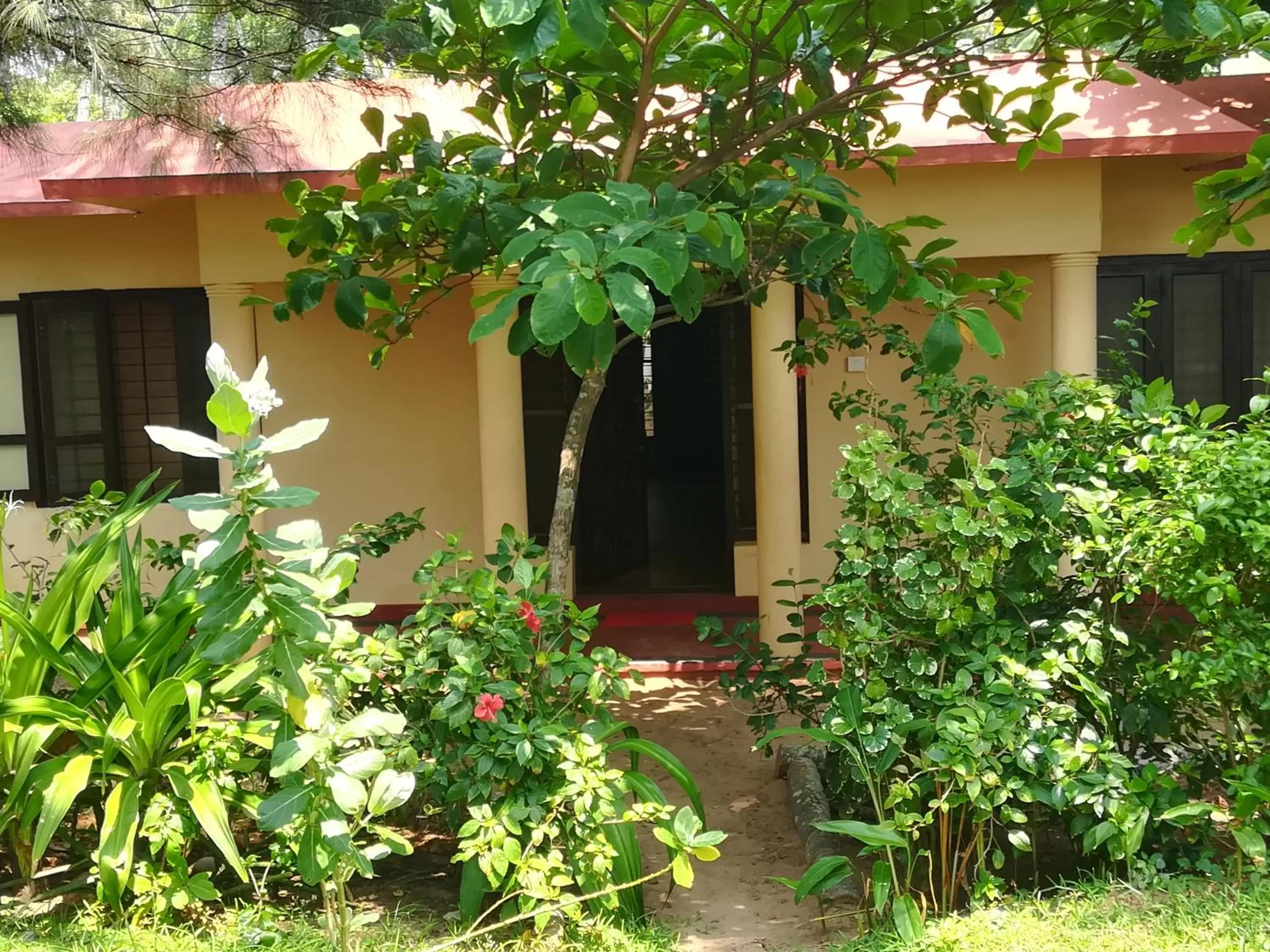Facade/entrance in Sukriti beach Resort