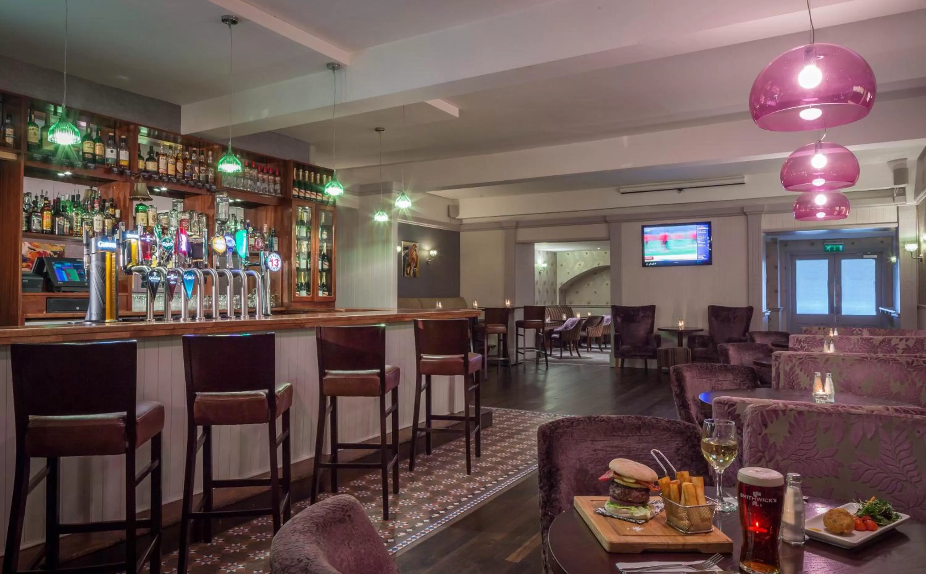 Lounge or bar in County Arms Birr