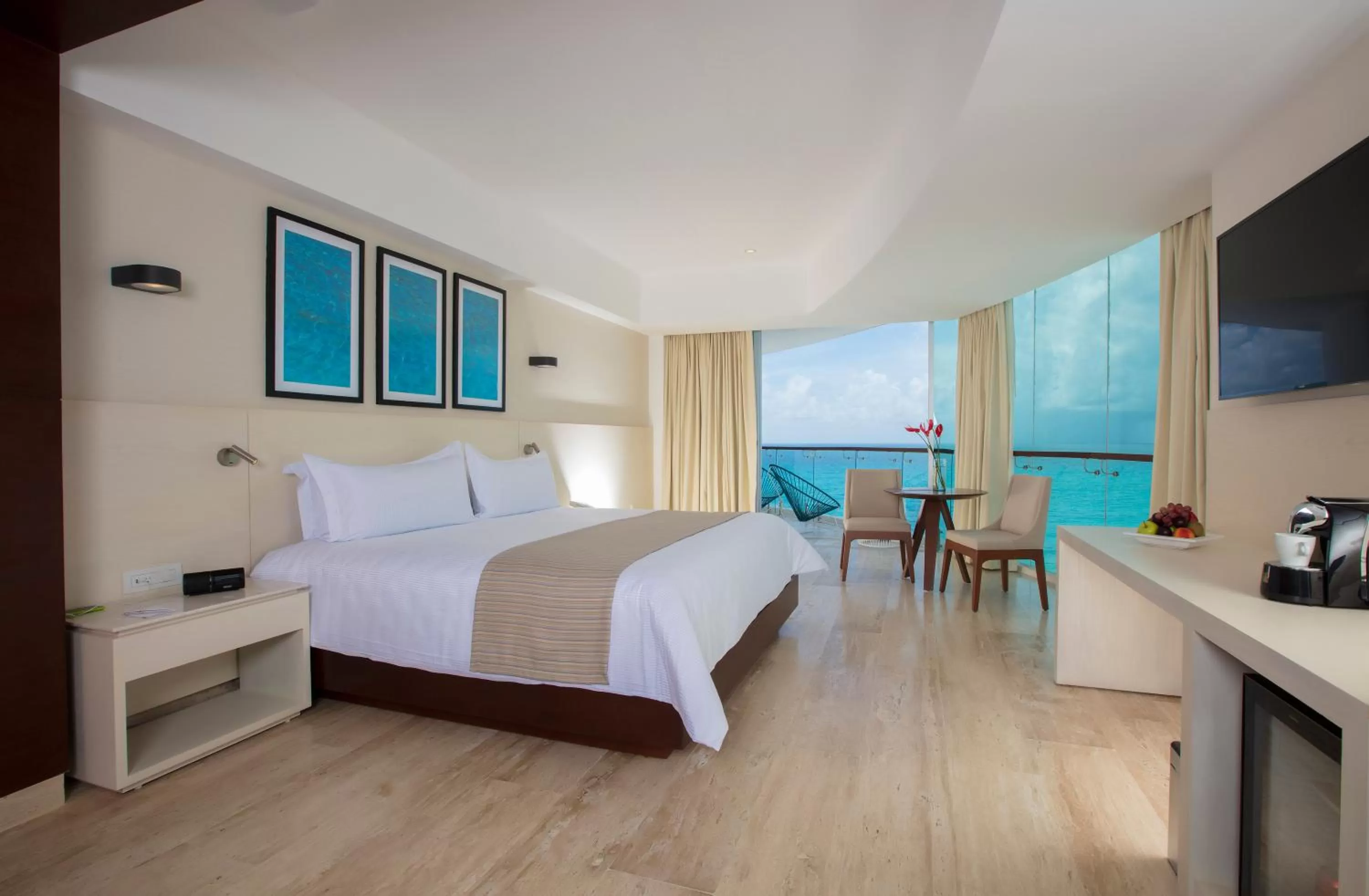 Bedroom, Bed in Krystal Grand Cancun All Inclusive