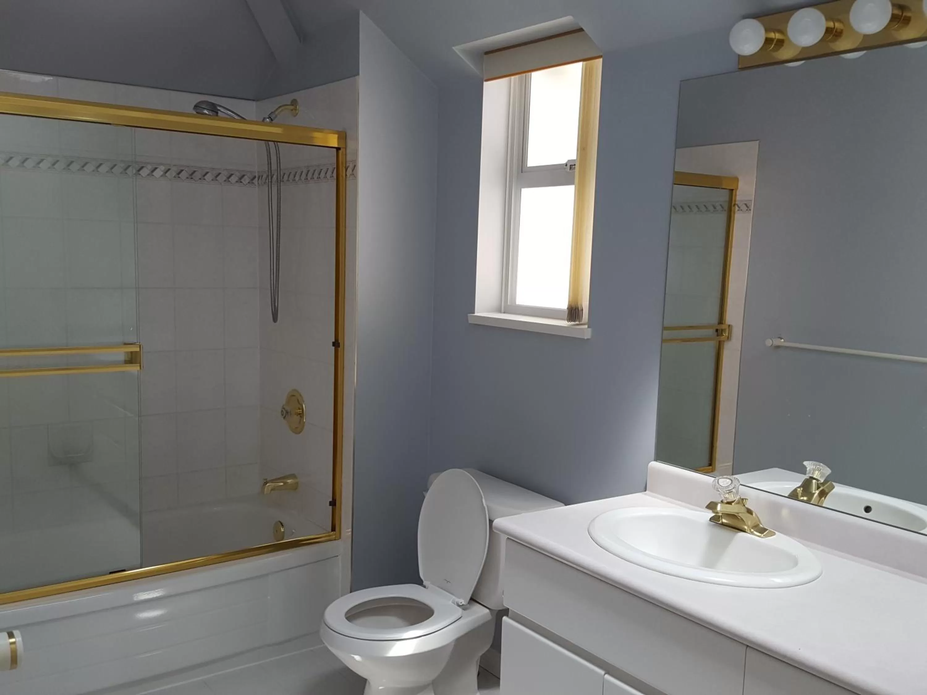 Bathroom in Emperial Suites