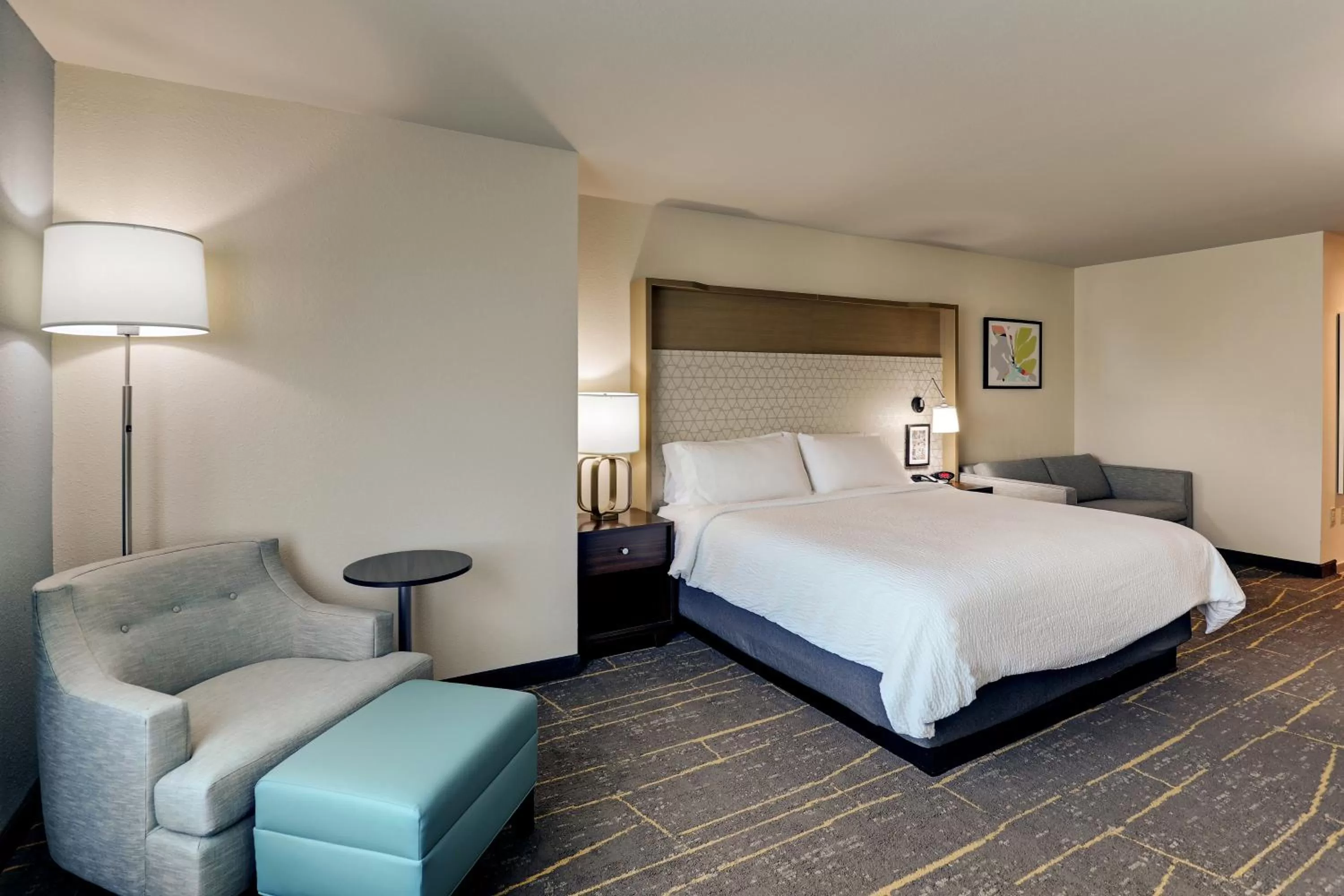 Bed in Holiday Inn Mobile Airport by IHG