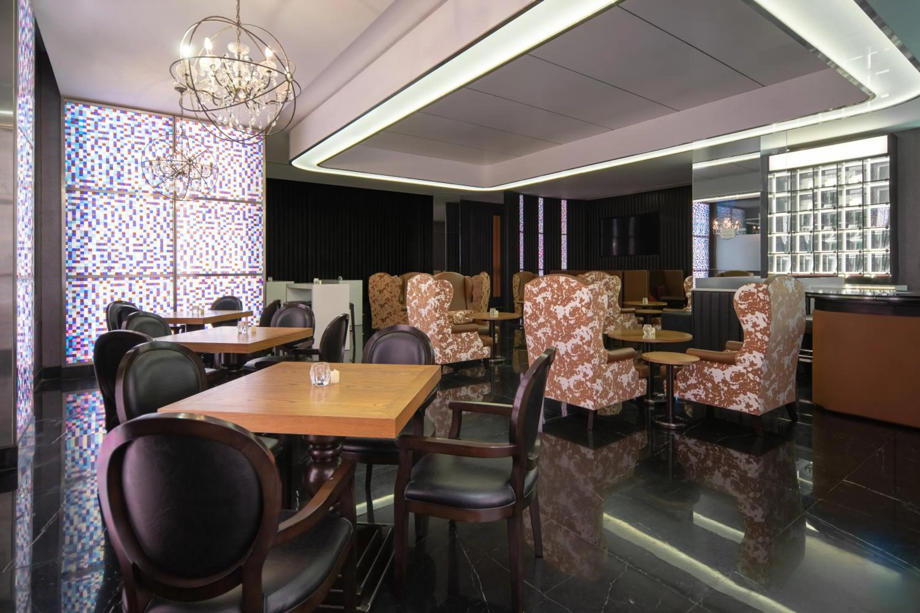 Lounge or bar in Radisson Collection Muscat, Hormuz Grand