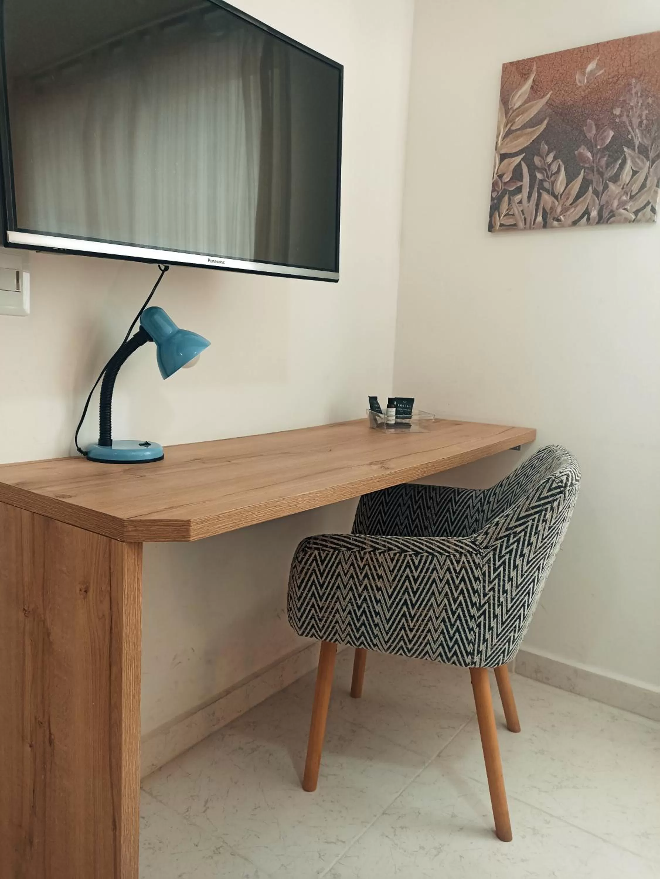 TV and multimedia in Laureles Guest House LGH Hotel