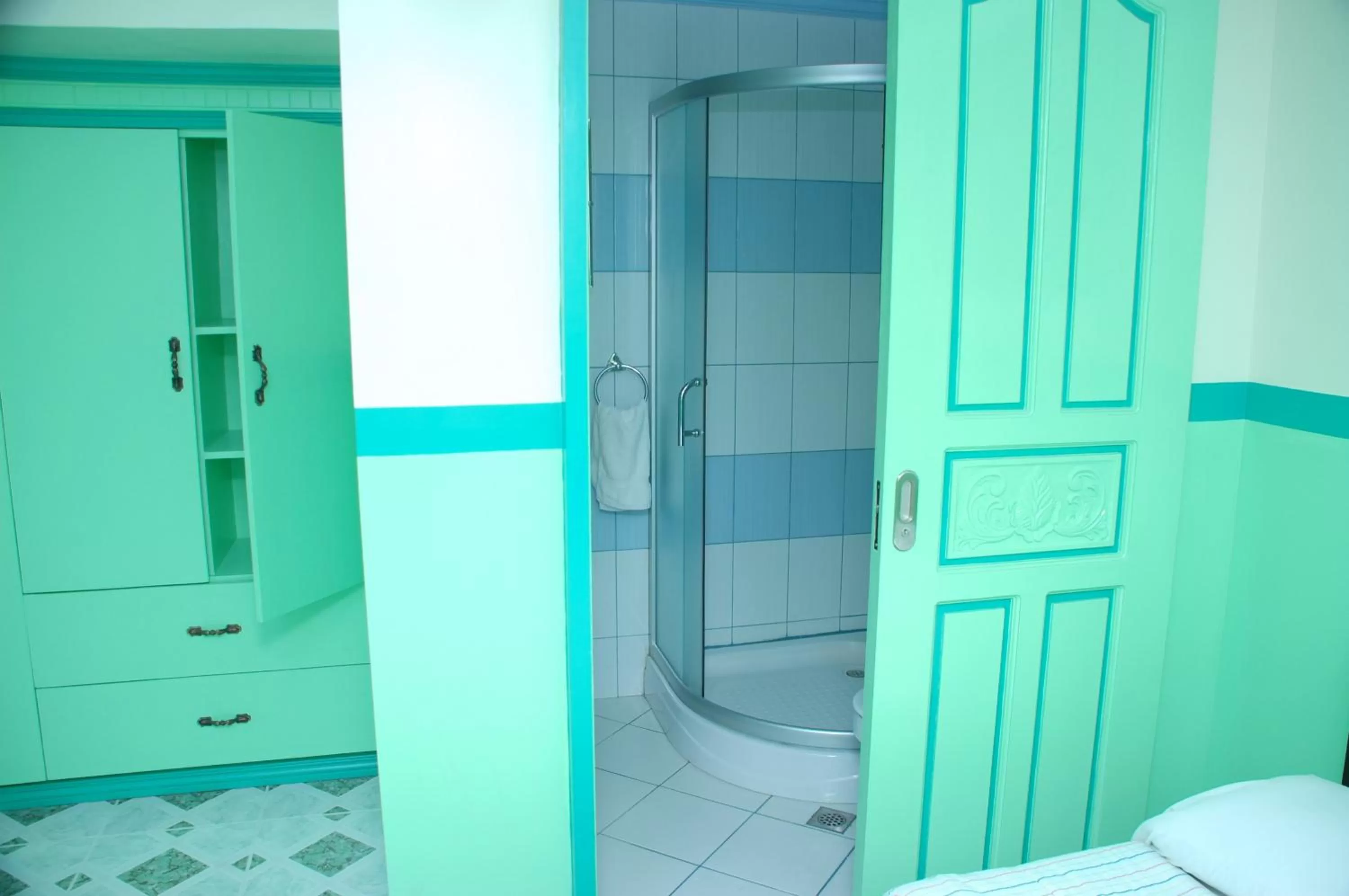 Bathroom in Kokomos Hotel and Restaurant