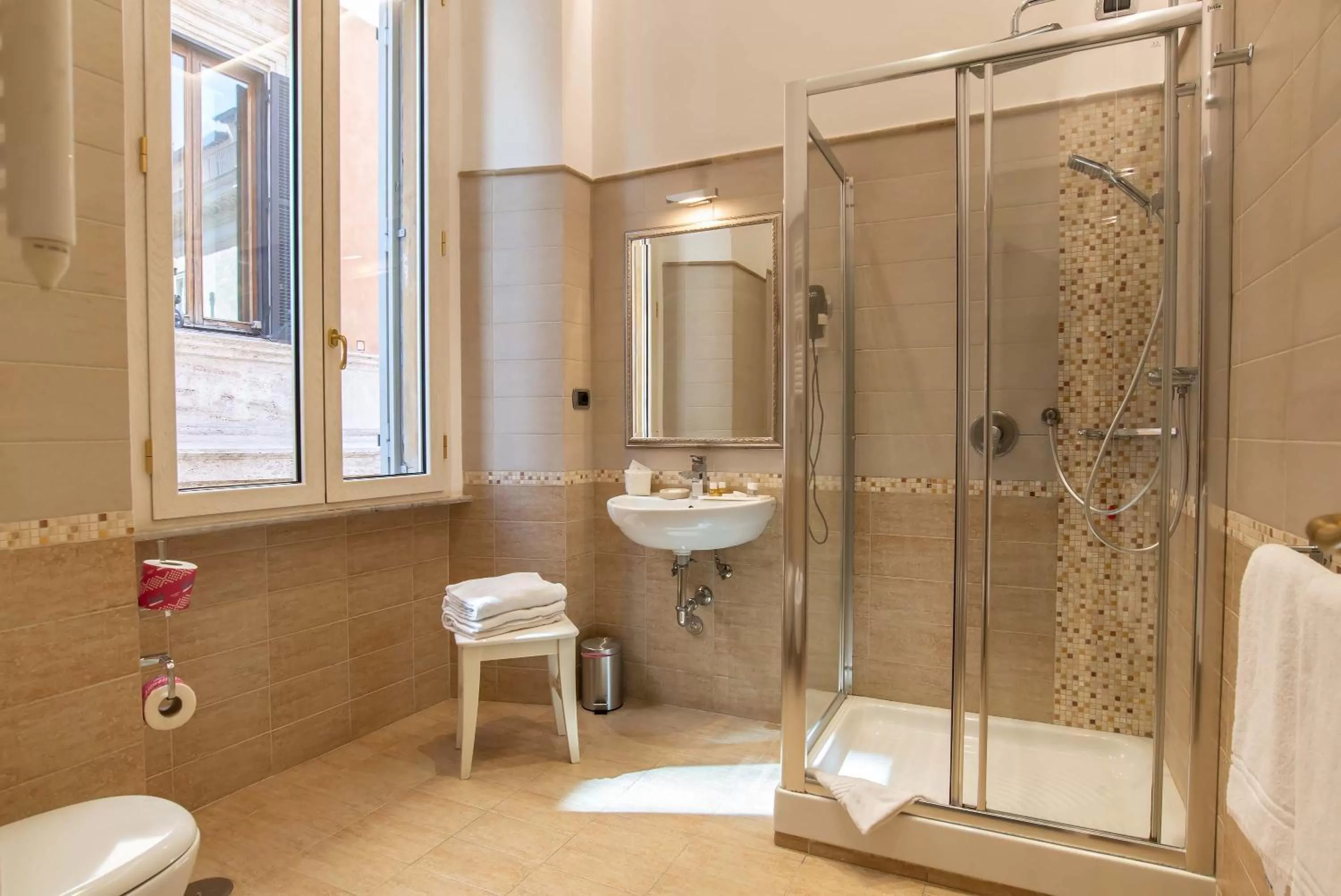 Shower in I TRE MOSCHETTIERI - D'ARTAGNAN Luxury Guest House