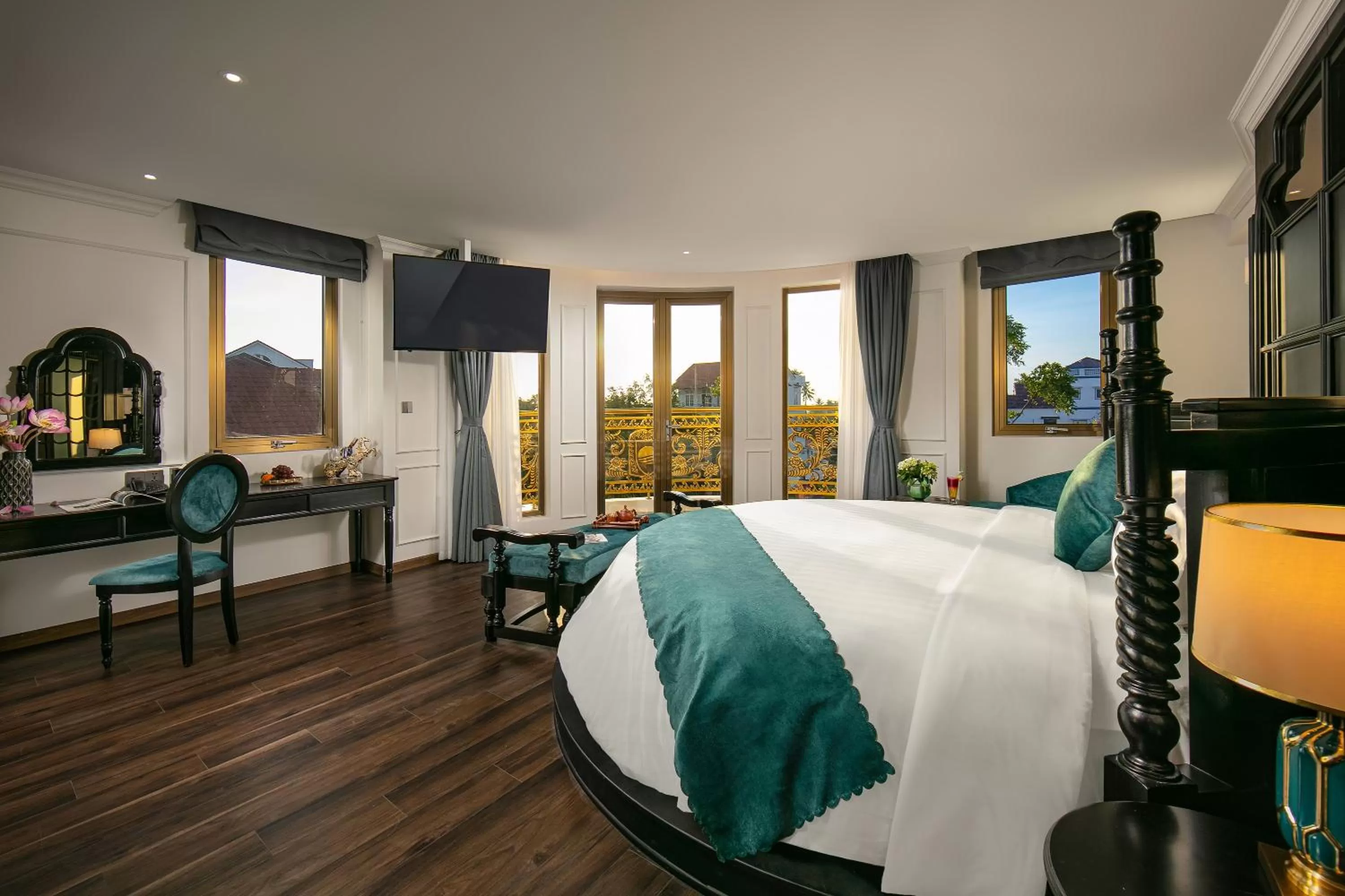 Bed in Grand Sunrise Palace Hoi An- A Luxury Indochine Hotel & Spa