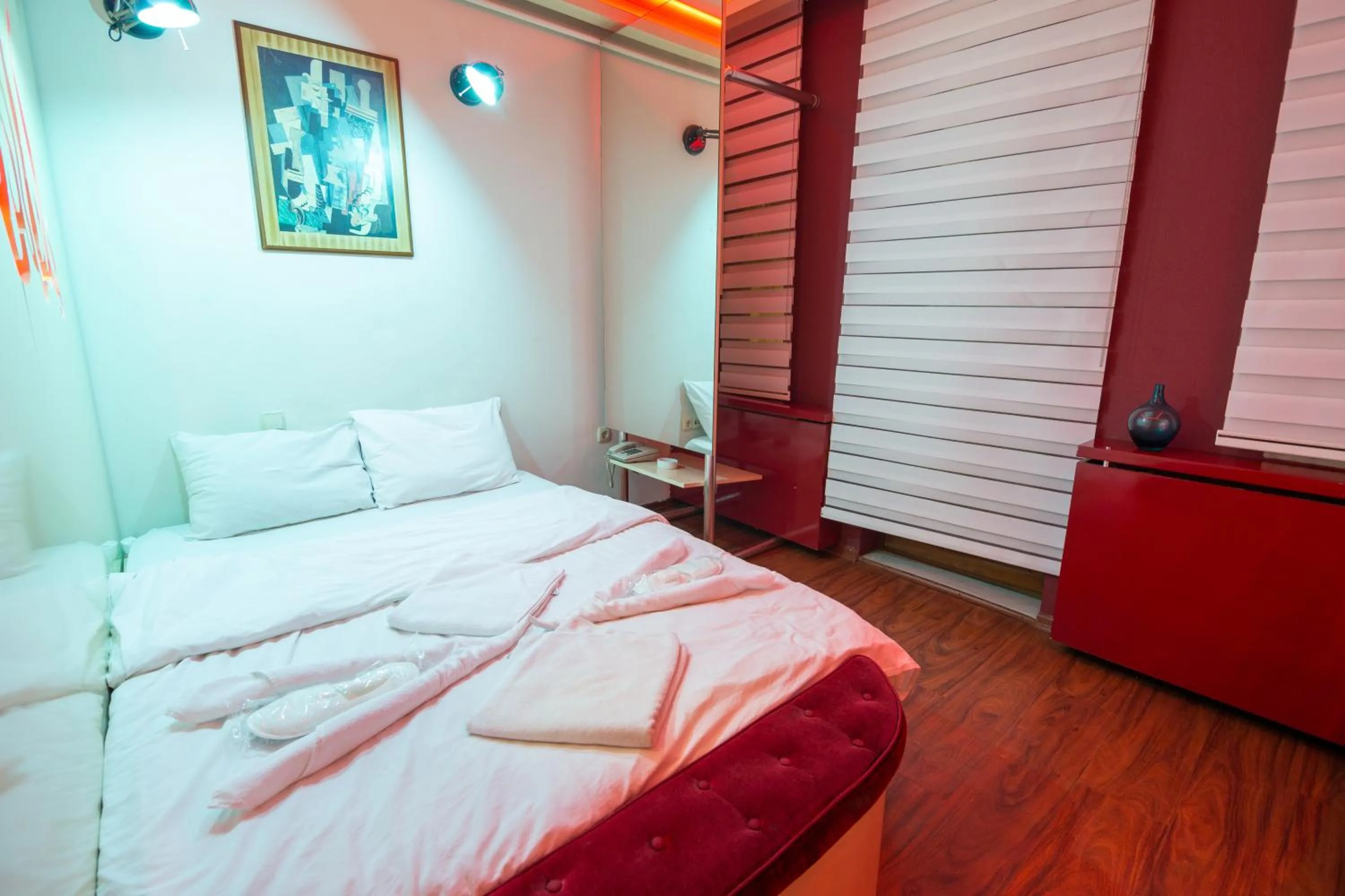 Photo of the whole room, Bed in Element Suites