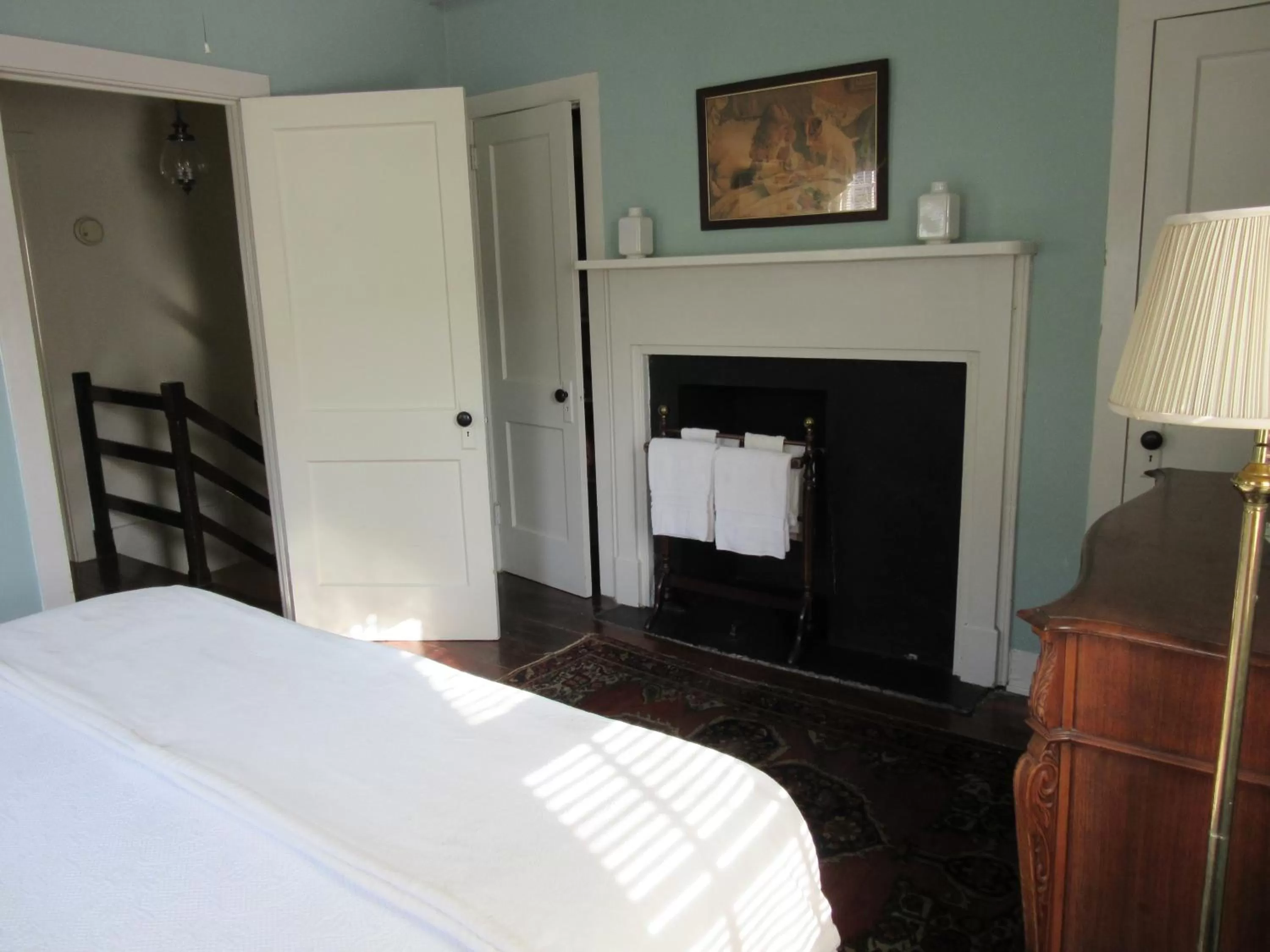 Decorative detail, Bed in Historic 86 Church Street