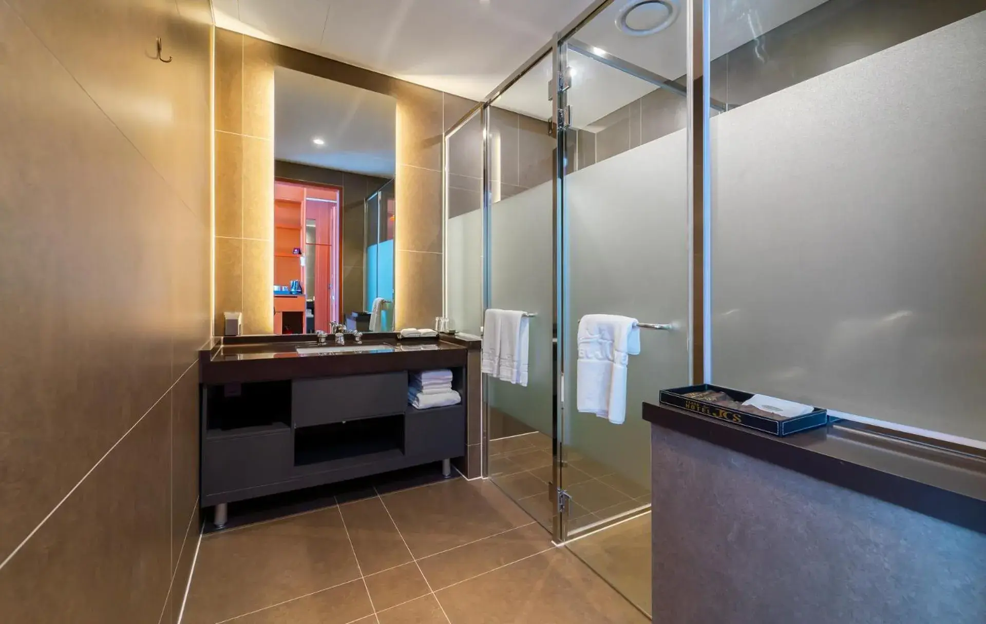 Family Twin Room with Full Ocean View in Hotel JCS Yeosu Family Twin Room with Full Ocean View in Hotel JCS Yeosu