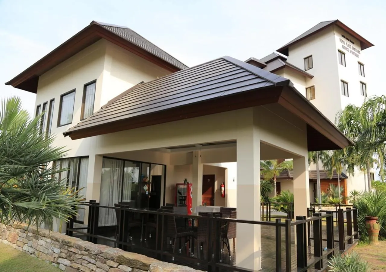 Food and drinks in Royal Place Banchang