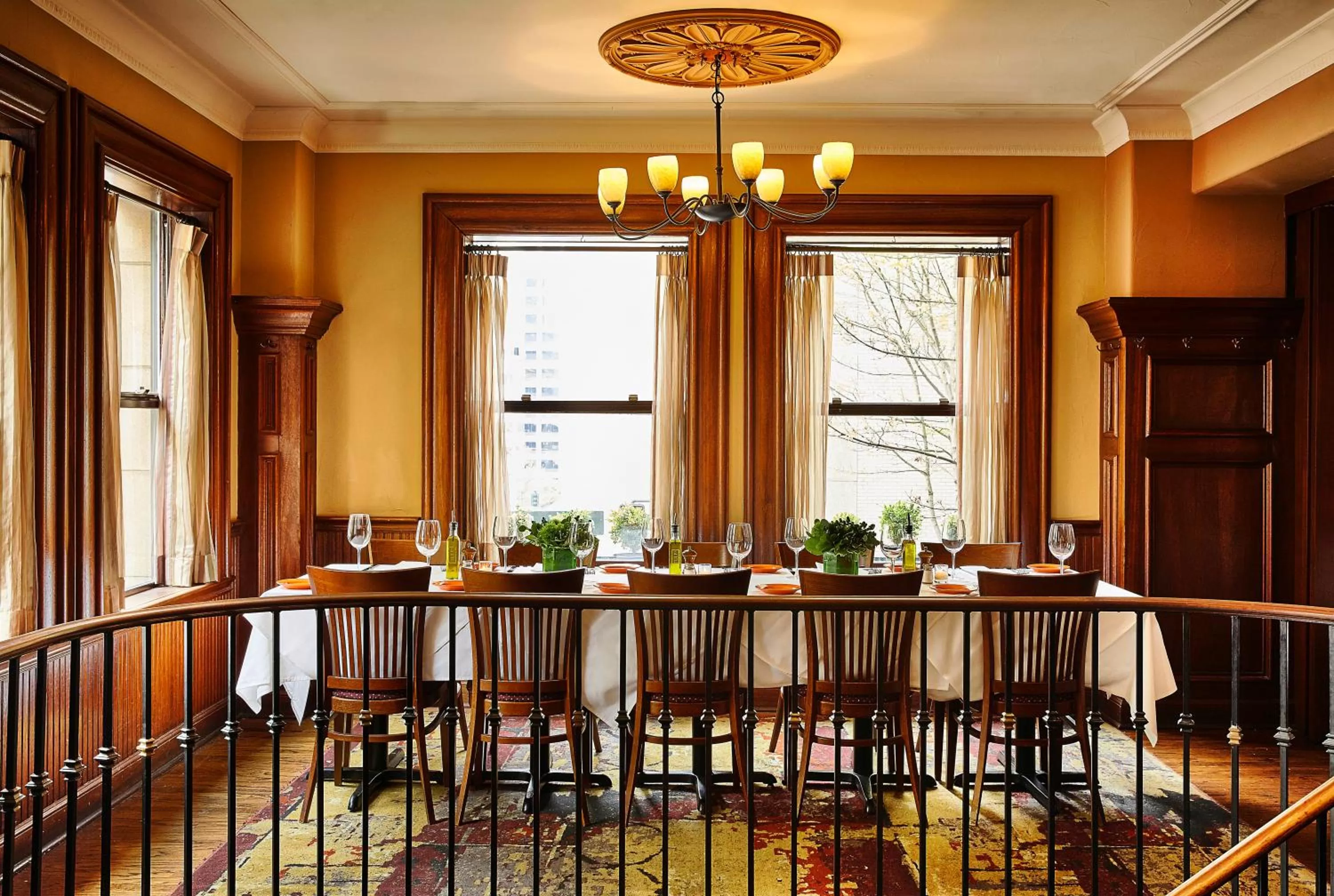 Restaurant/places to eat in Kimpton Hotel Vintage Seattle by IHG