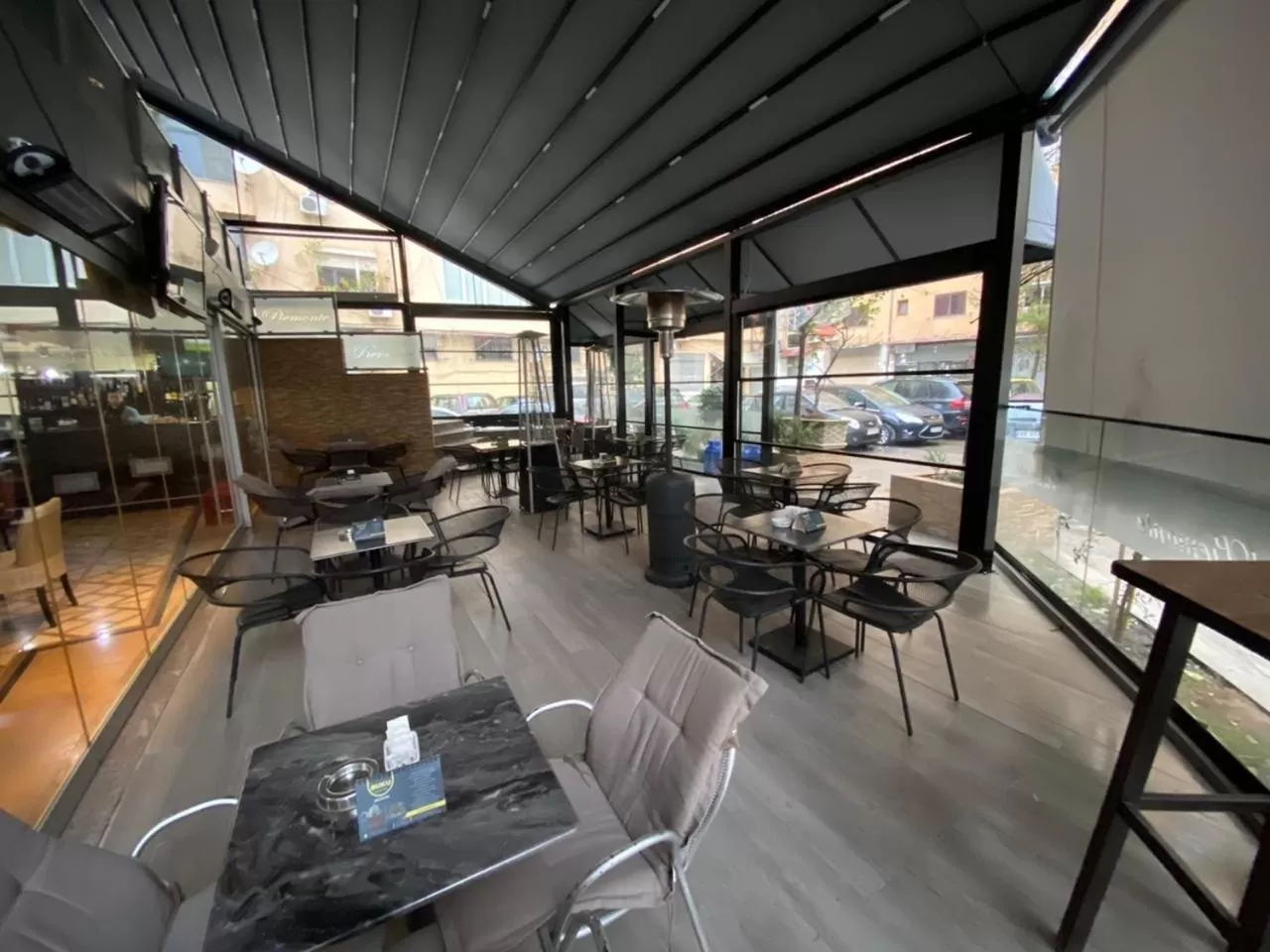 Restaurant/Places to Eat in Hotel Piemonte