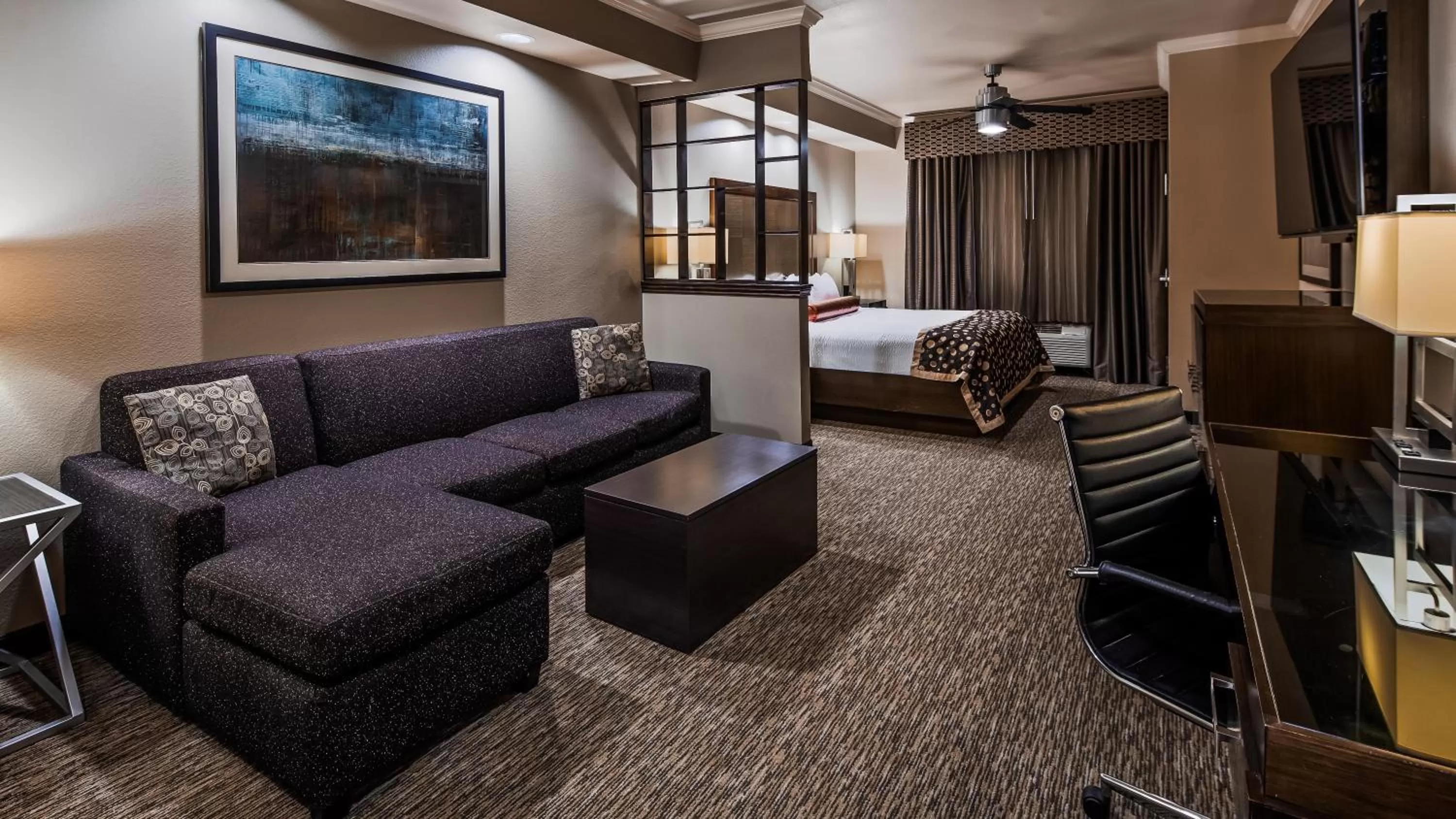 King Room - Disability Access in Best Western Premier Crown Chase Inn & Suites