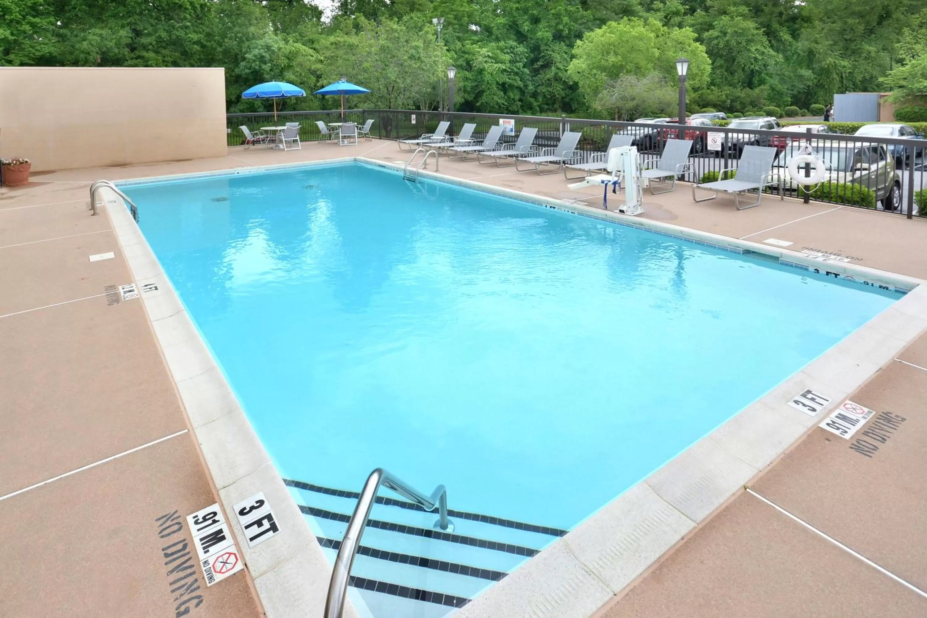 Swimming pool in Holiday Inn Express Raleigh-Durham Airport by IHG