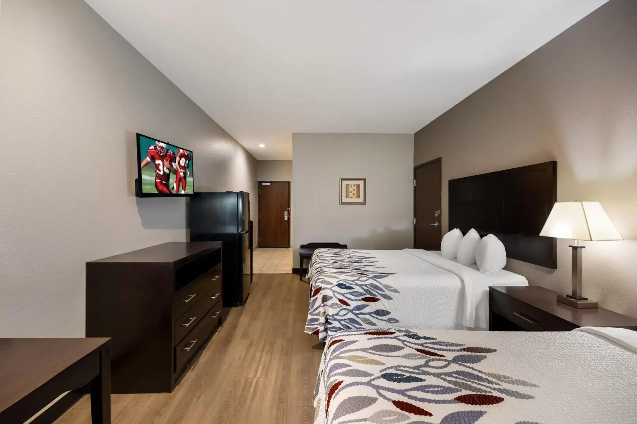 Superior Room with Two Queen Beds Disability Access Roll-In Shower Smoke Free in Red Roof Inn Pecos Superior Room with Two Queen Beds Disability Access Roll-In Shower Smoke Free in Red Roof Inn Pecos