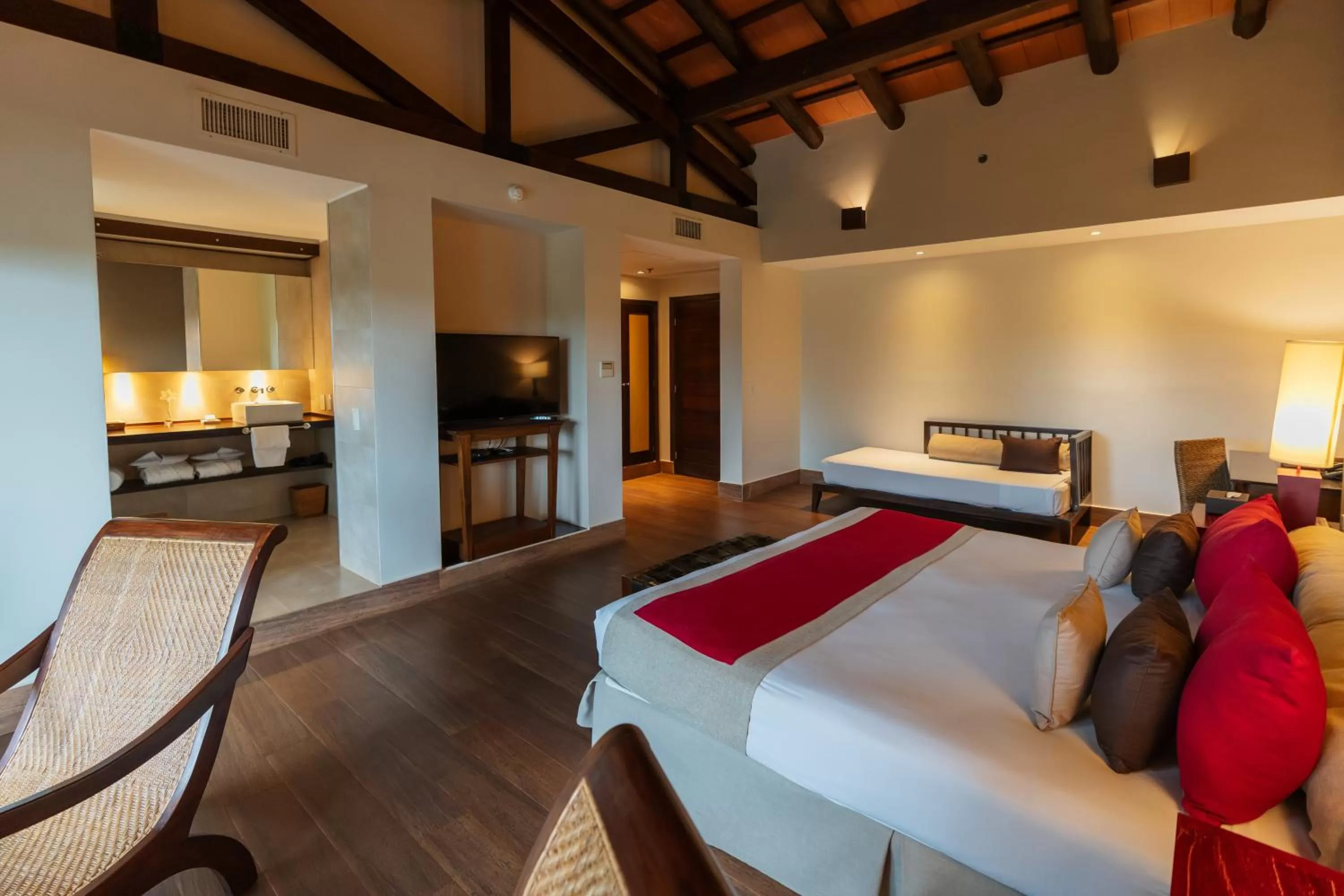 Bed in Loi Suites Iguazu Hotel