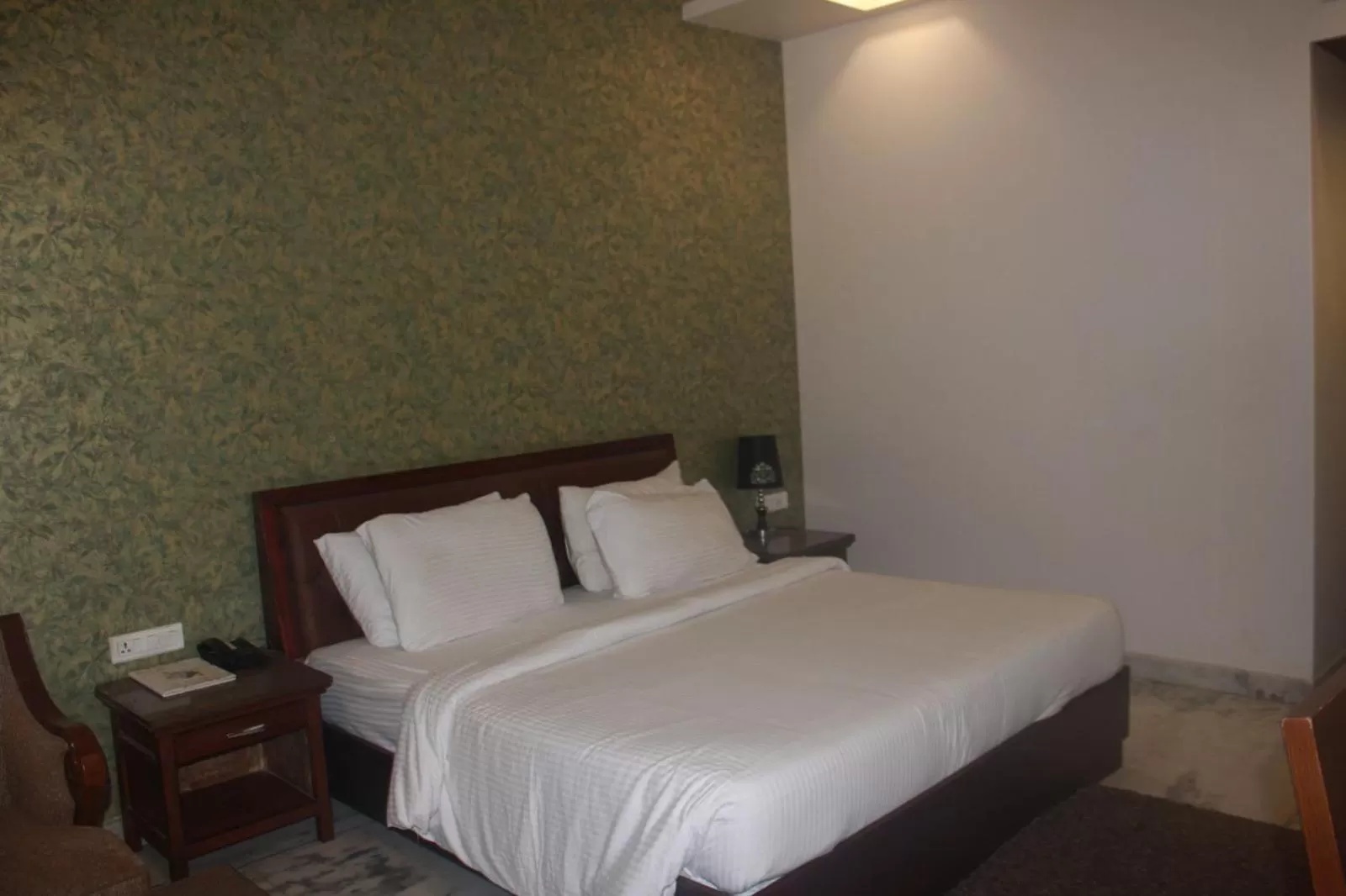 Bed in Hotel Leela Grande