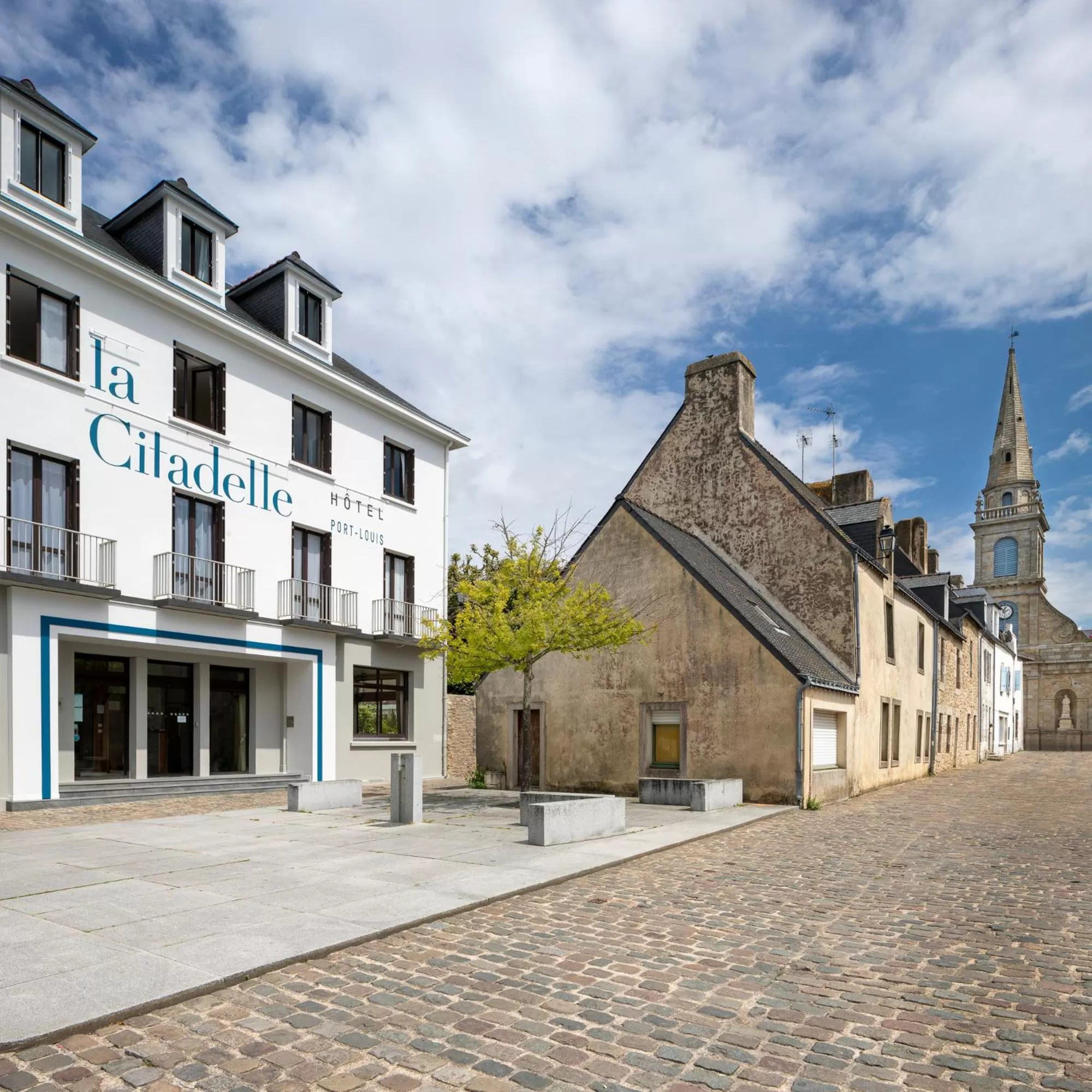 Facade/entrance in Hôtel Spa De La Citadelle Lorient