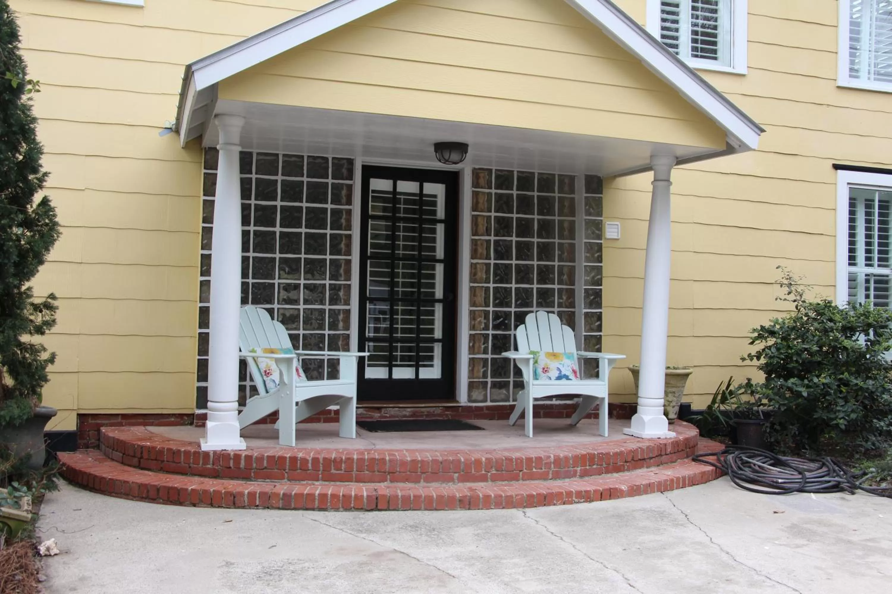 Property building in Beachview Inn and Spa