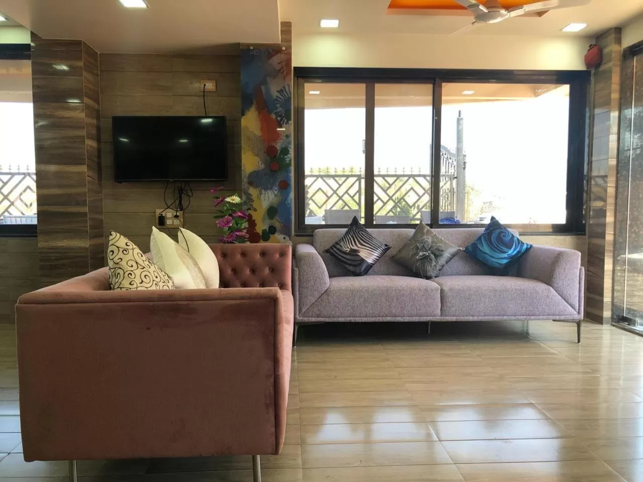 Lobby or reception, Seating Area in Pooja Villa Suites-Rooms and Pool, Igatpuri