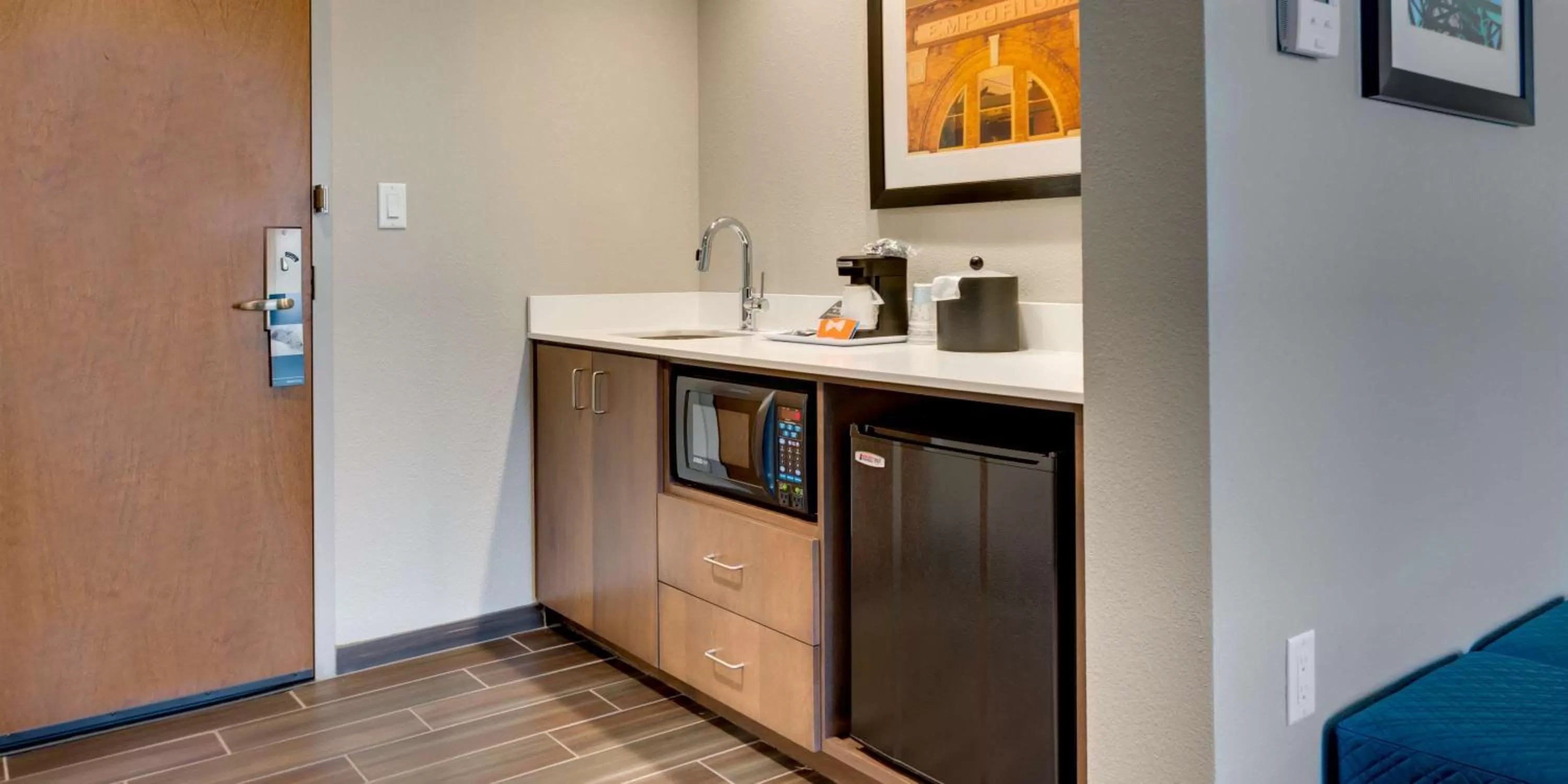 Kitchen or kitchenette in Hampton Inn & Suites - Knoxville Papermill Drive, TN