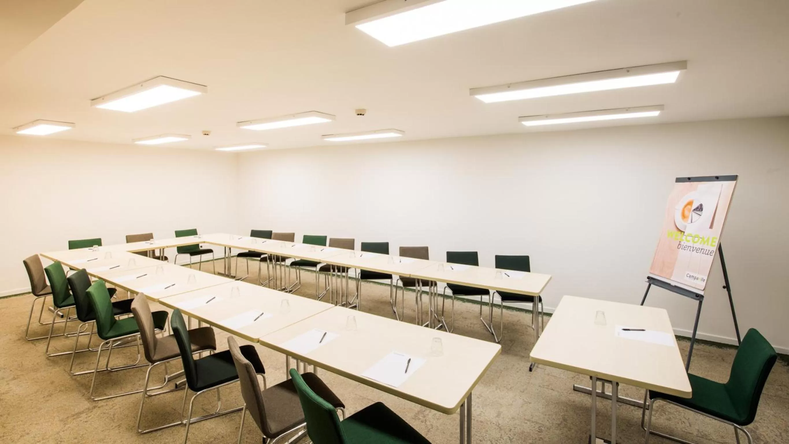 Meeting/conference room in Campanile Rennes Centre - Gare