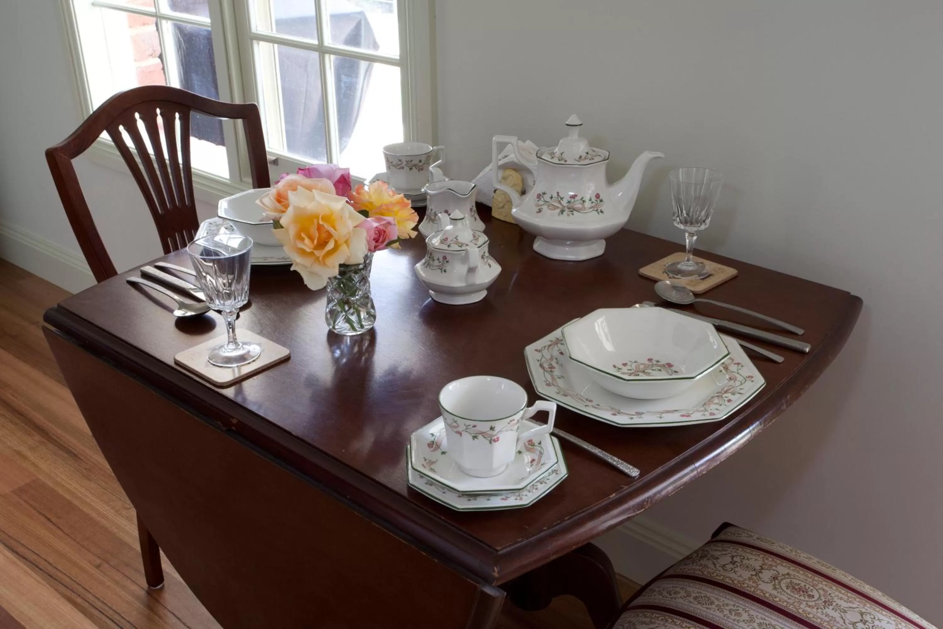 Dining Area in Honeyeater Cottage