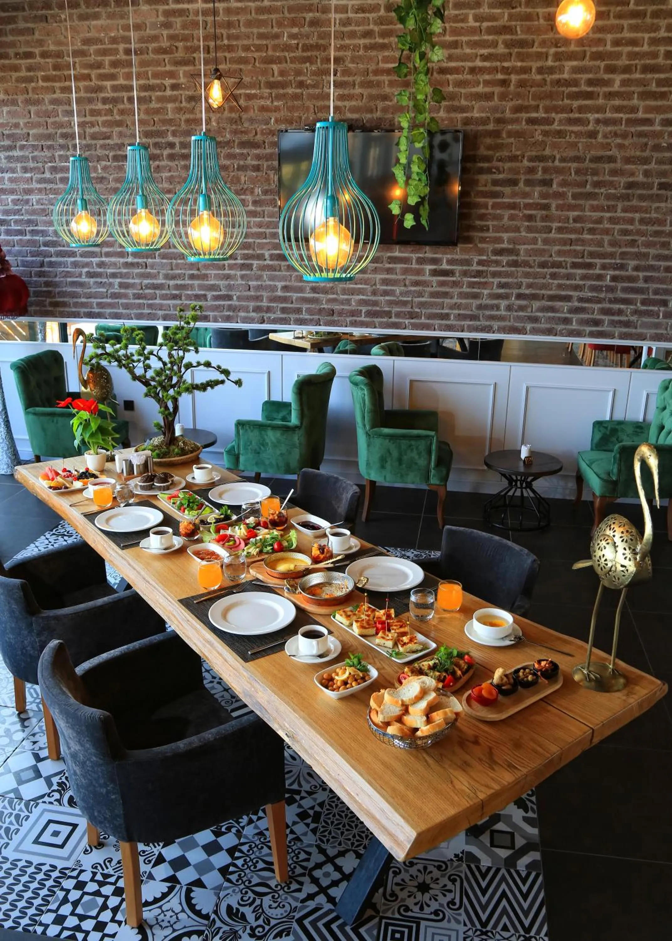 Restaurant/places to eat in Yildiz Life Hotel