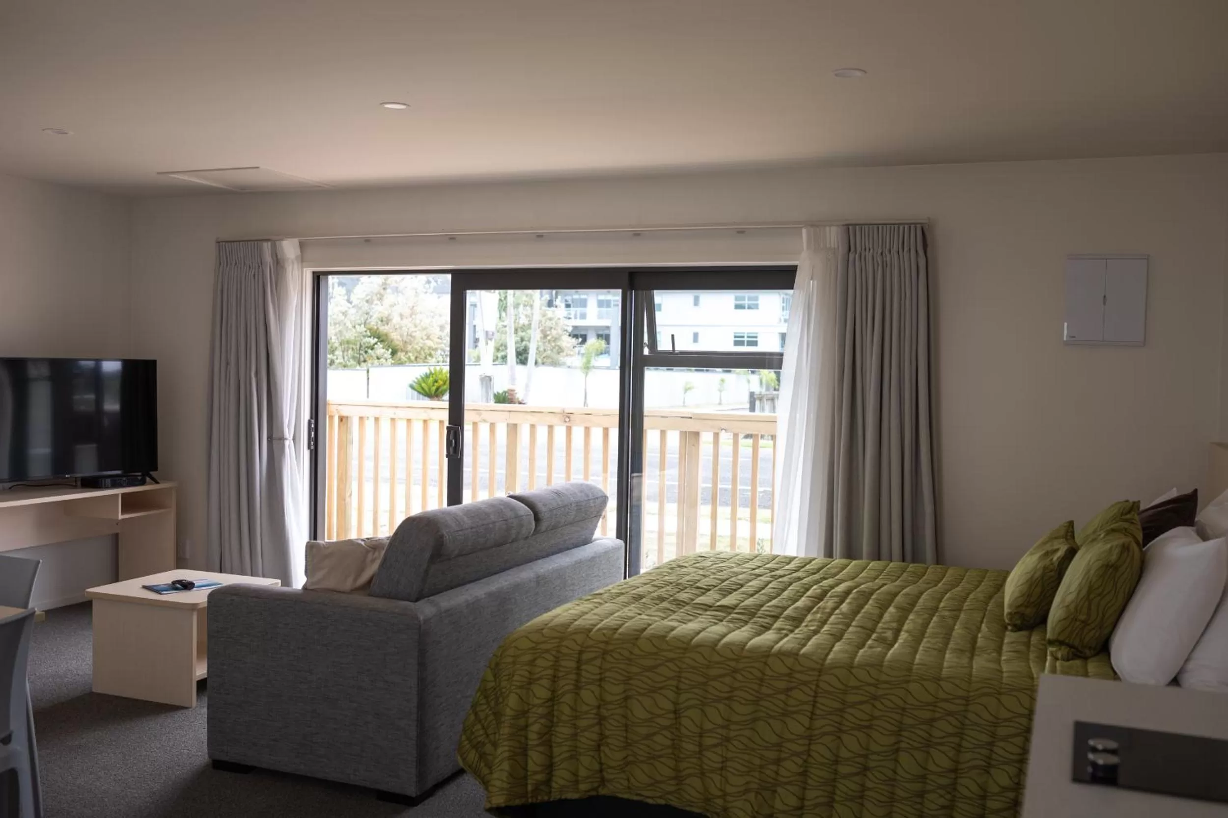 Bed in Peninsula Motel