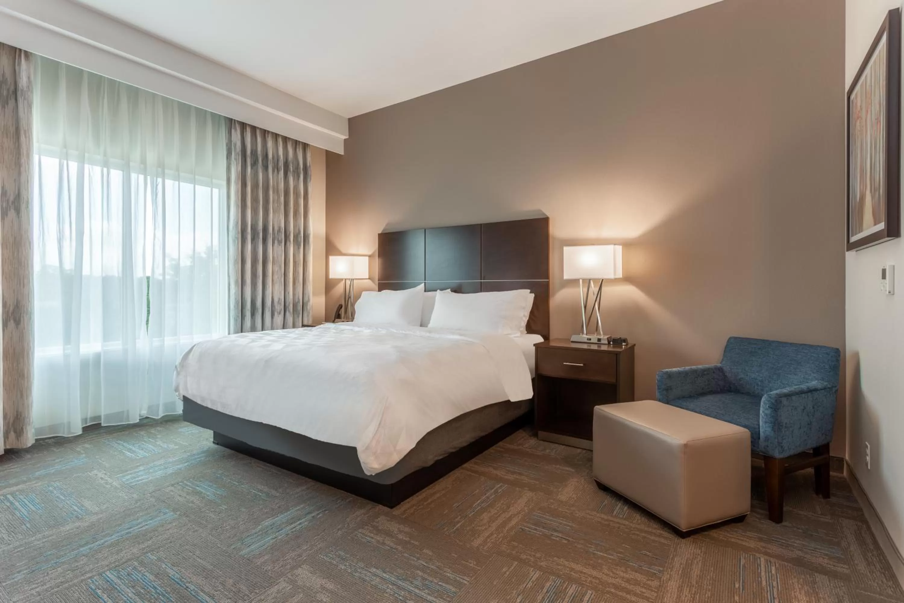 Bed in Holiday Inn & Suites - Jefferson City by IHG