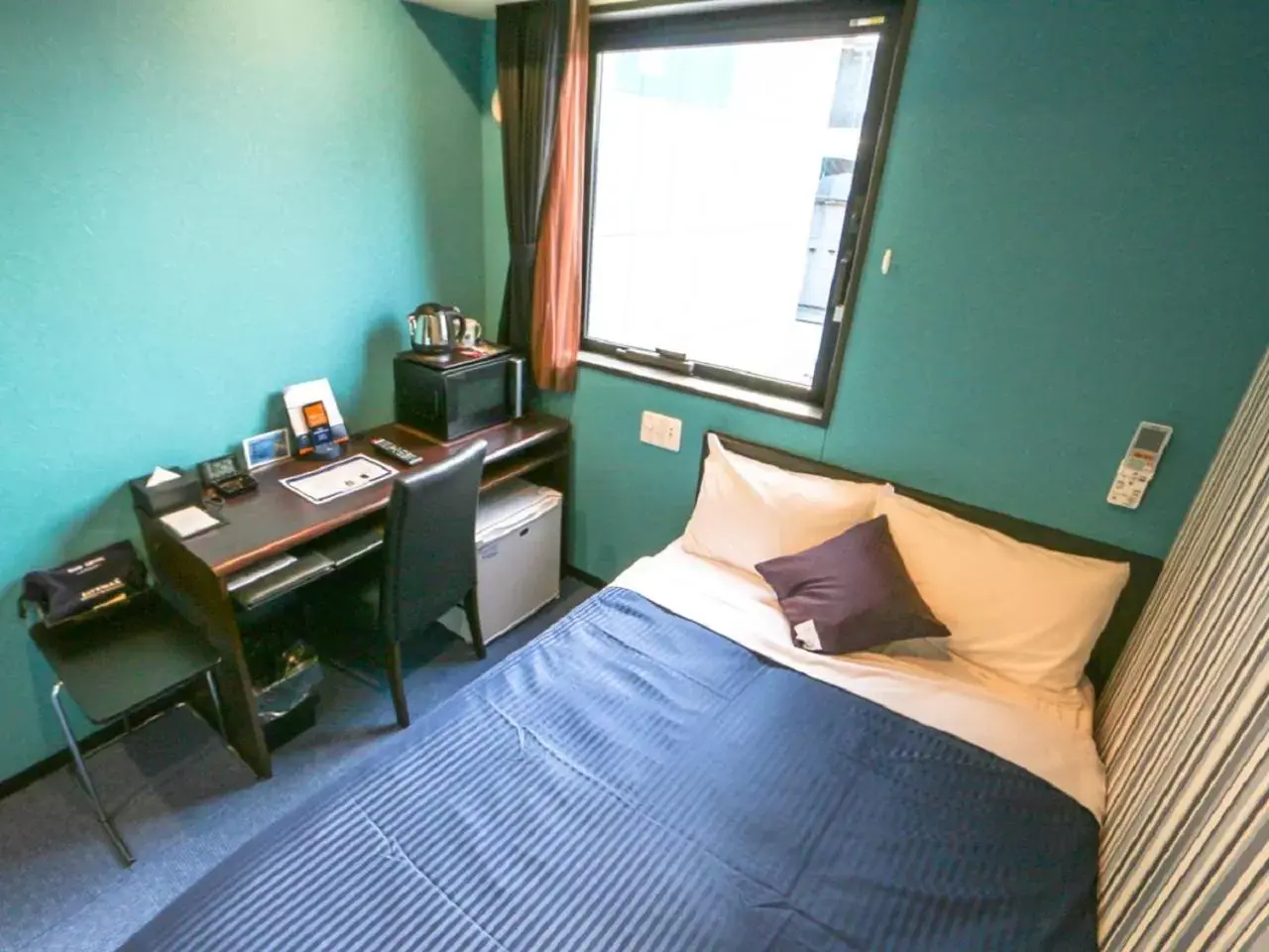 Double Room with Small Double Bed - single occupancy - Non-Smoking in HOTEL LiVEMAX Numazu Ekimae Double Room with Small Double Bed - single occupancy - Non-Smoking in HOTEL LiVEMAX Numazu Ekimae