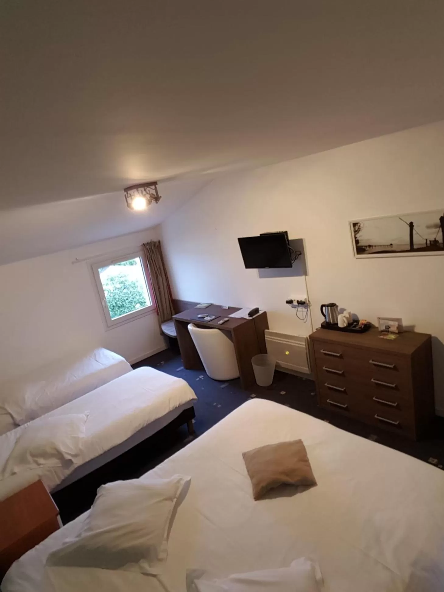 Family, Bed in Hôtel Restaurant de l'Ecu