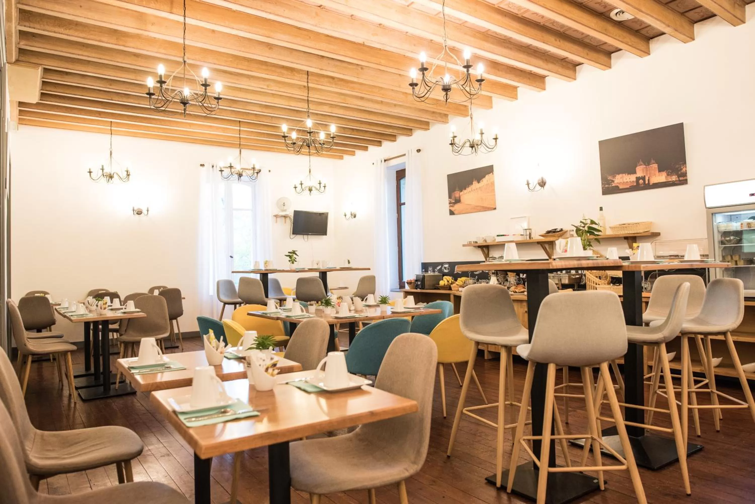 Buffet breakfast in Cerise Carcassonne Sud