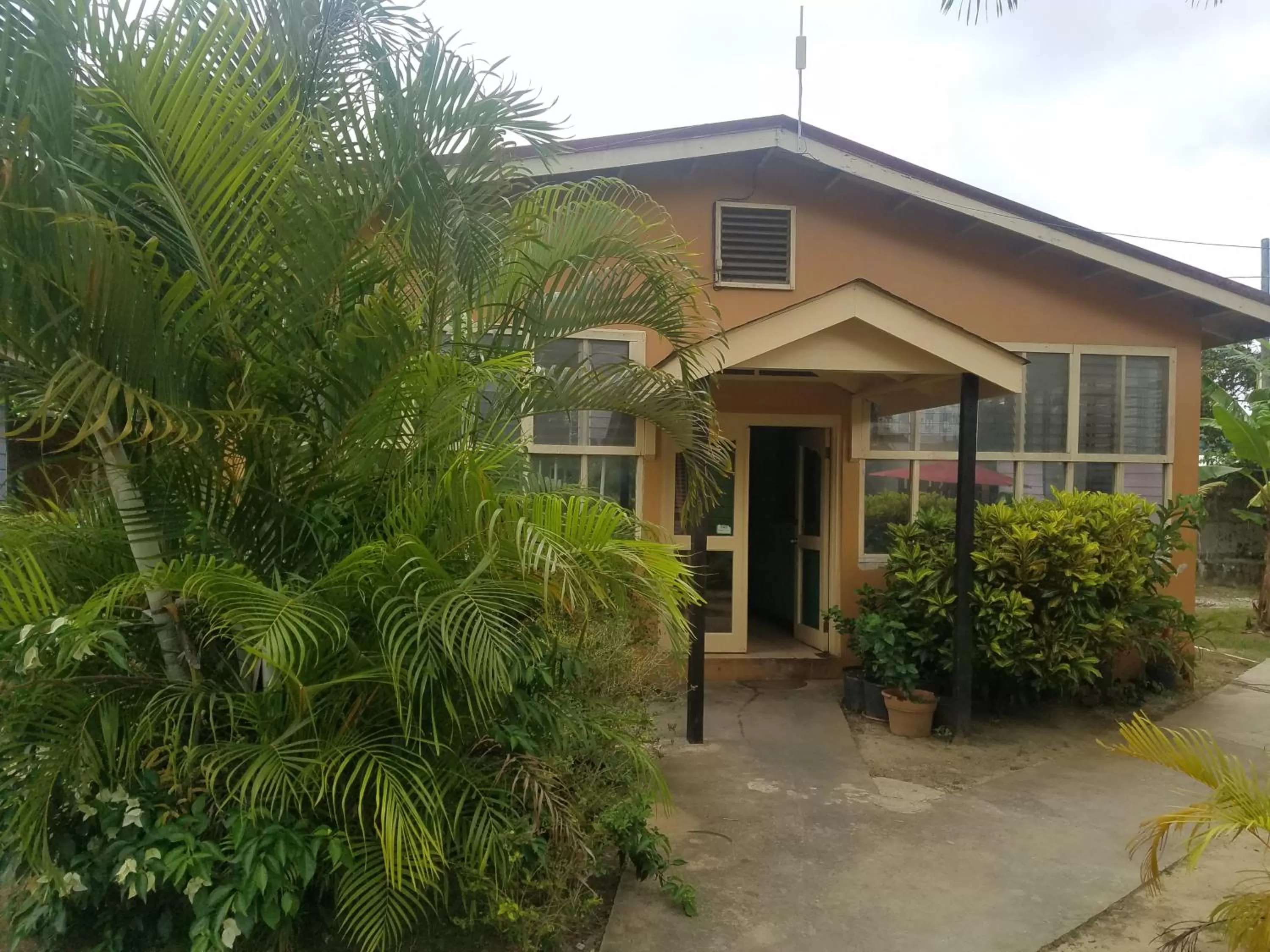 Lobby or reception in Roots Cafe Rooms