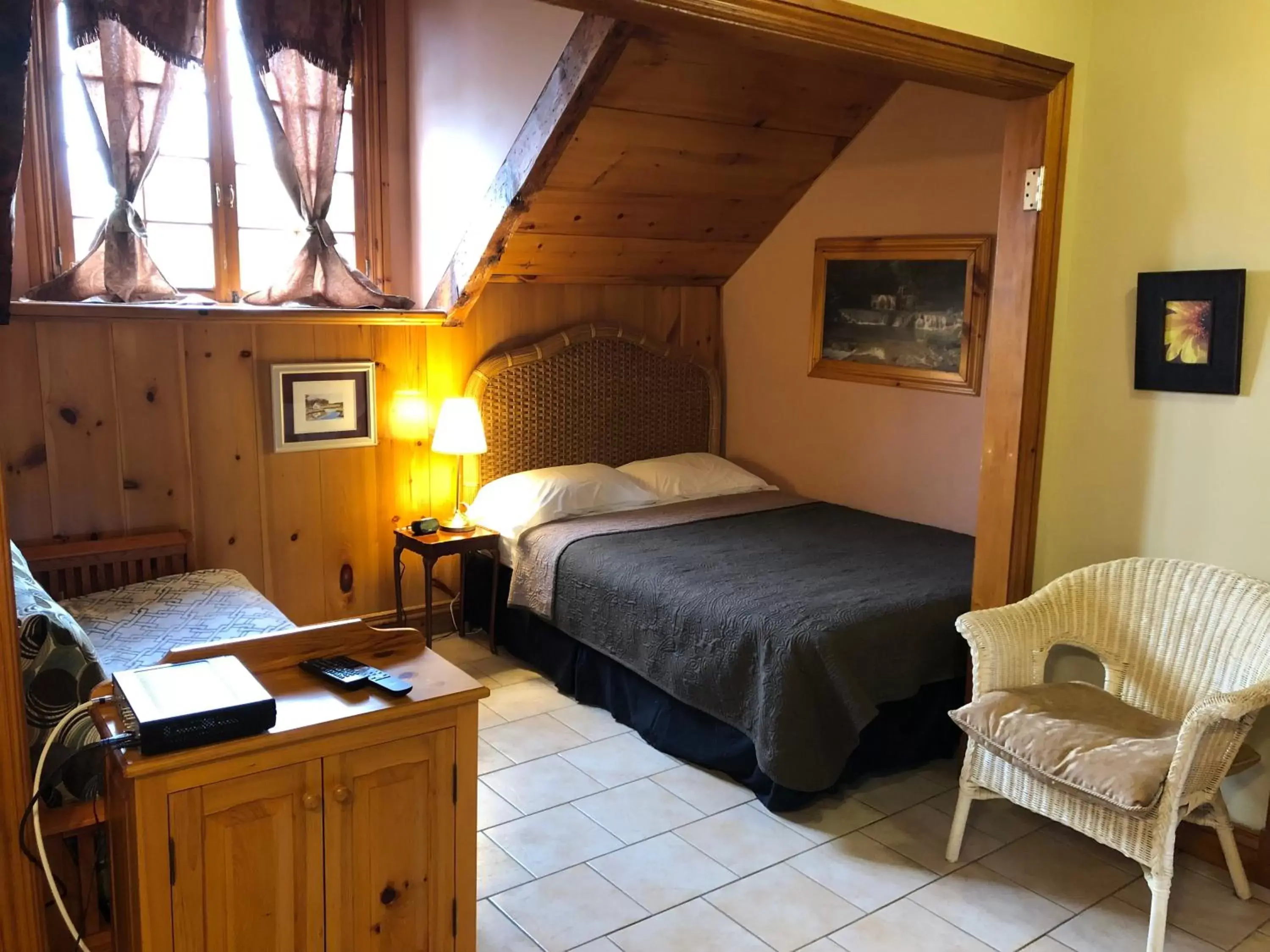 Family Suite in Manoir Ramezay Family Suite in Manoir Ramezay