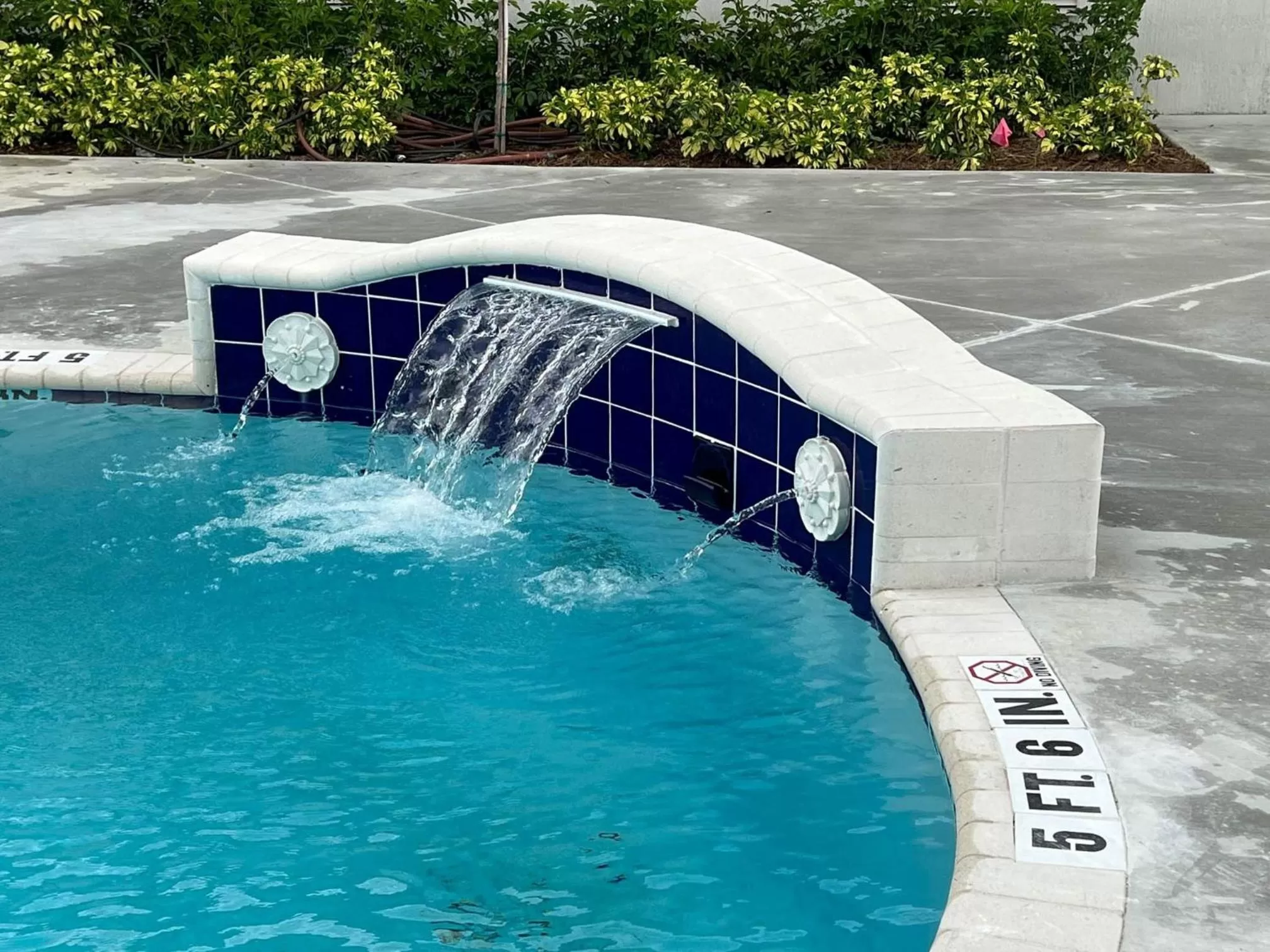 Swimming pool in Motel 6-Fort Lauderdale, FL