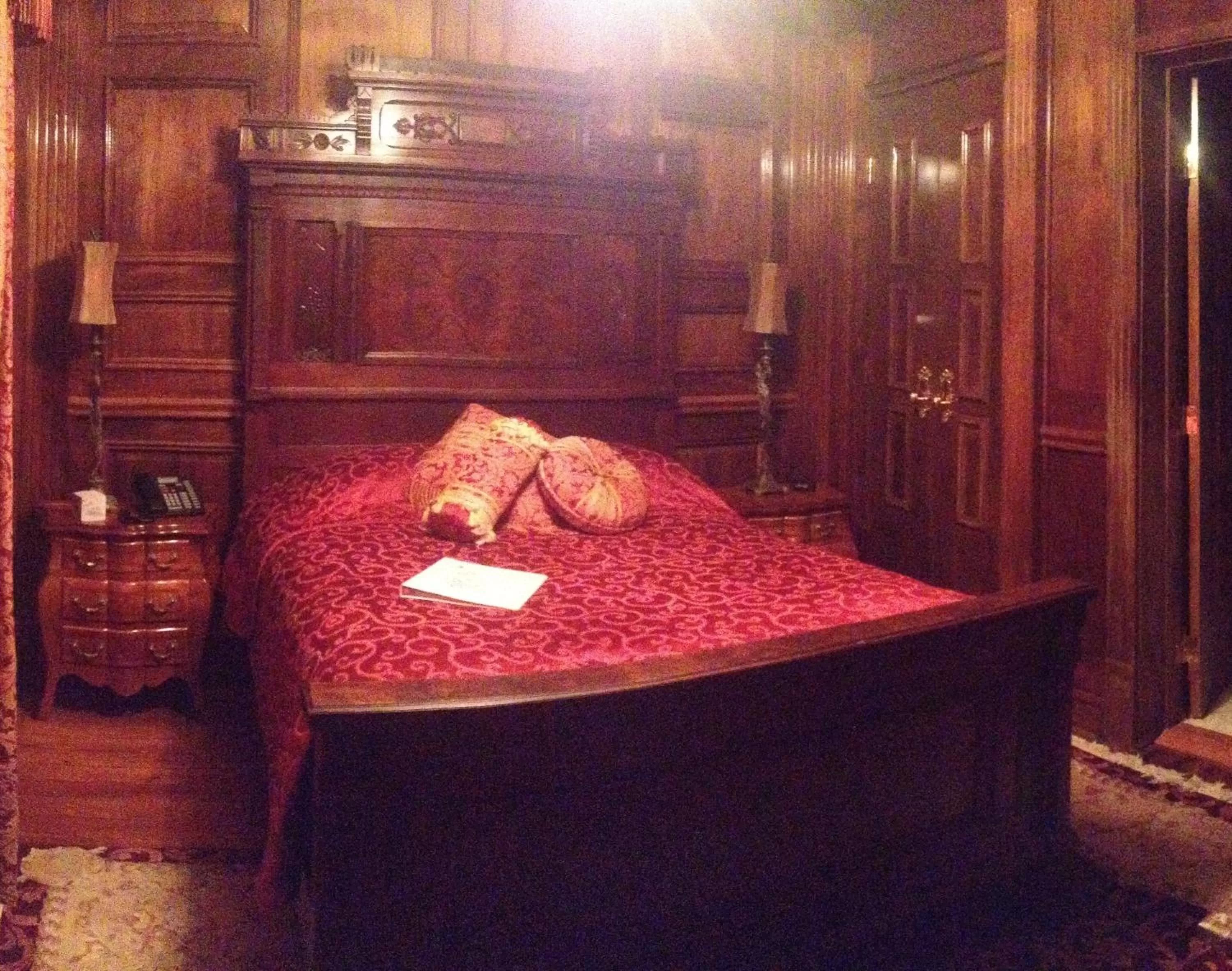 Bedroom, Bed in The Hotel Magnolia